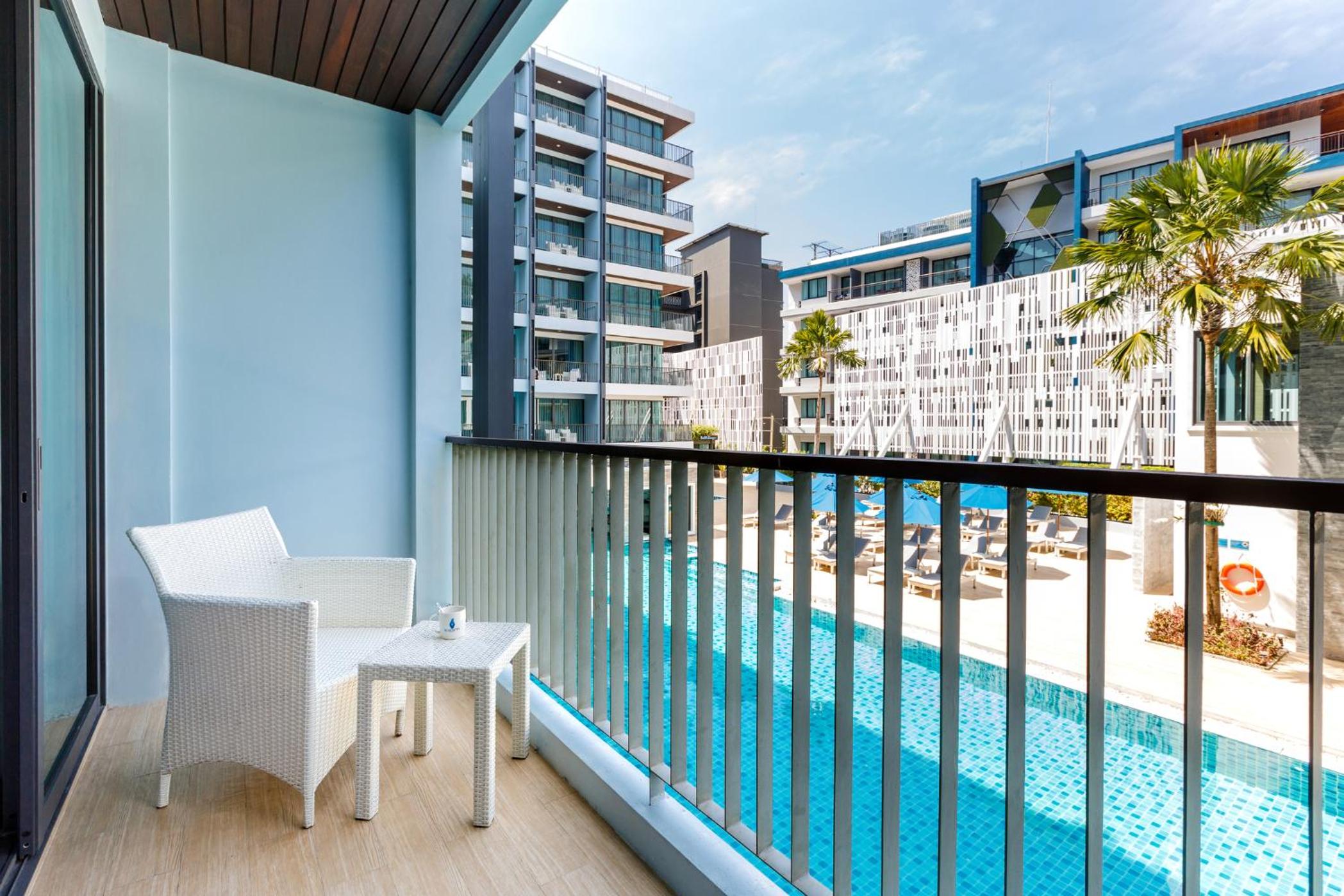 Deluxe Double Room with Pool View - Photo 5