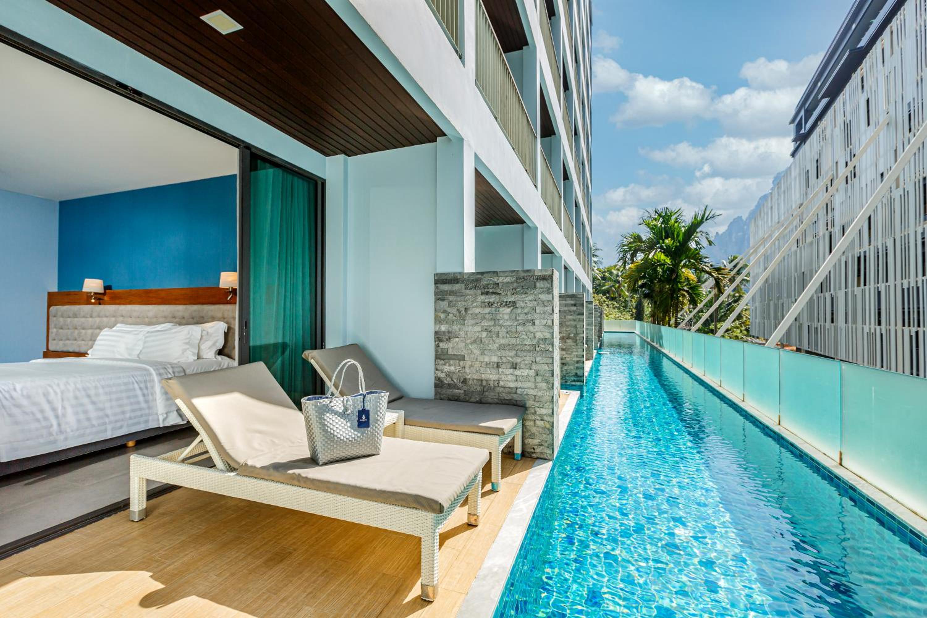 Deluxe Pool Facing Room - Photo 5