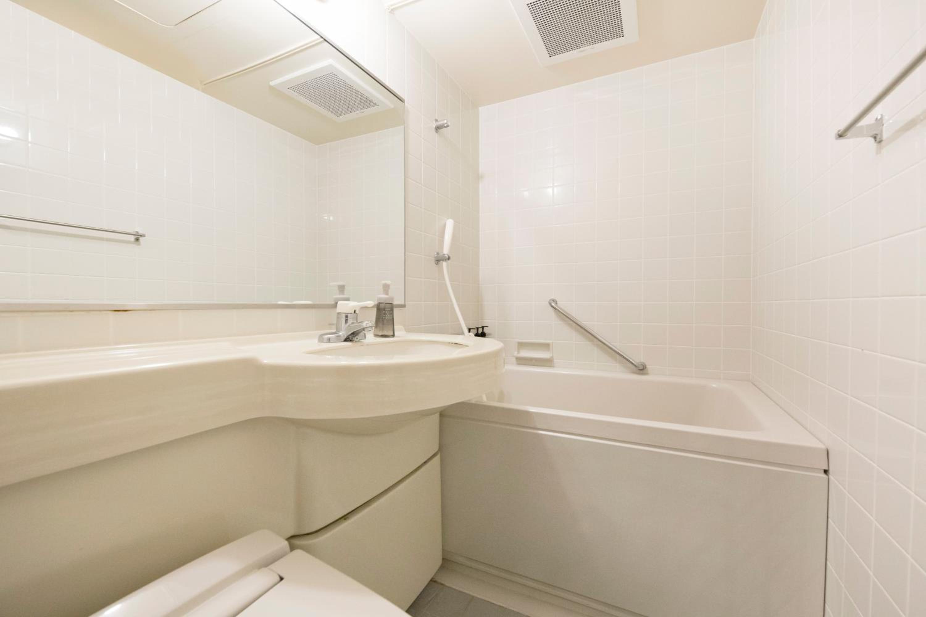 Standard Twin Room - Photo 4