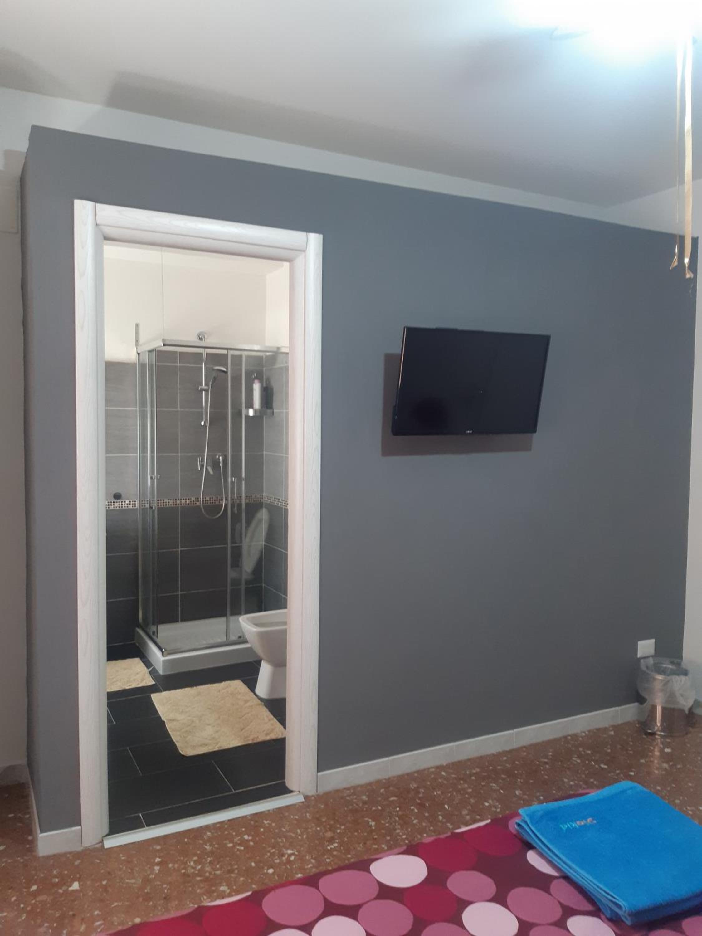 Double Room with Private Bathroom photo 3
