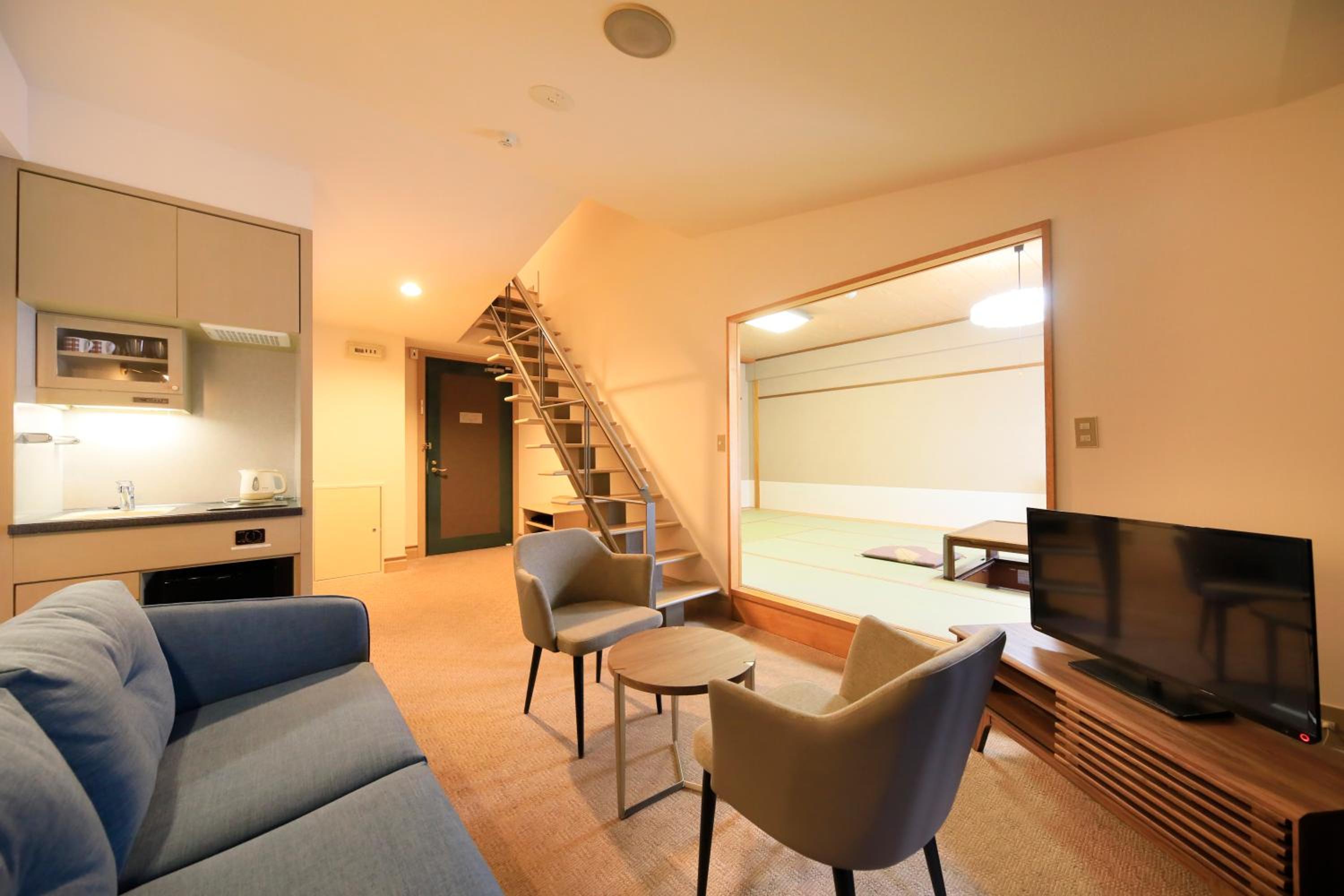 Standard Family Room - Photo 6