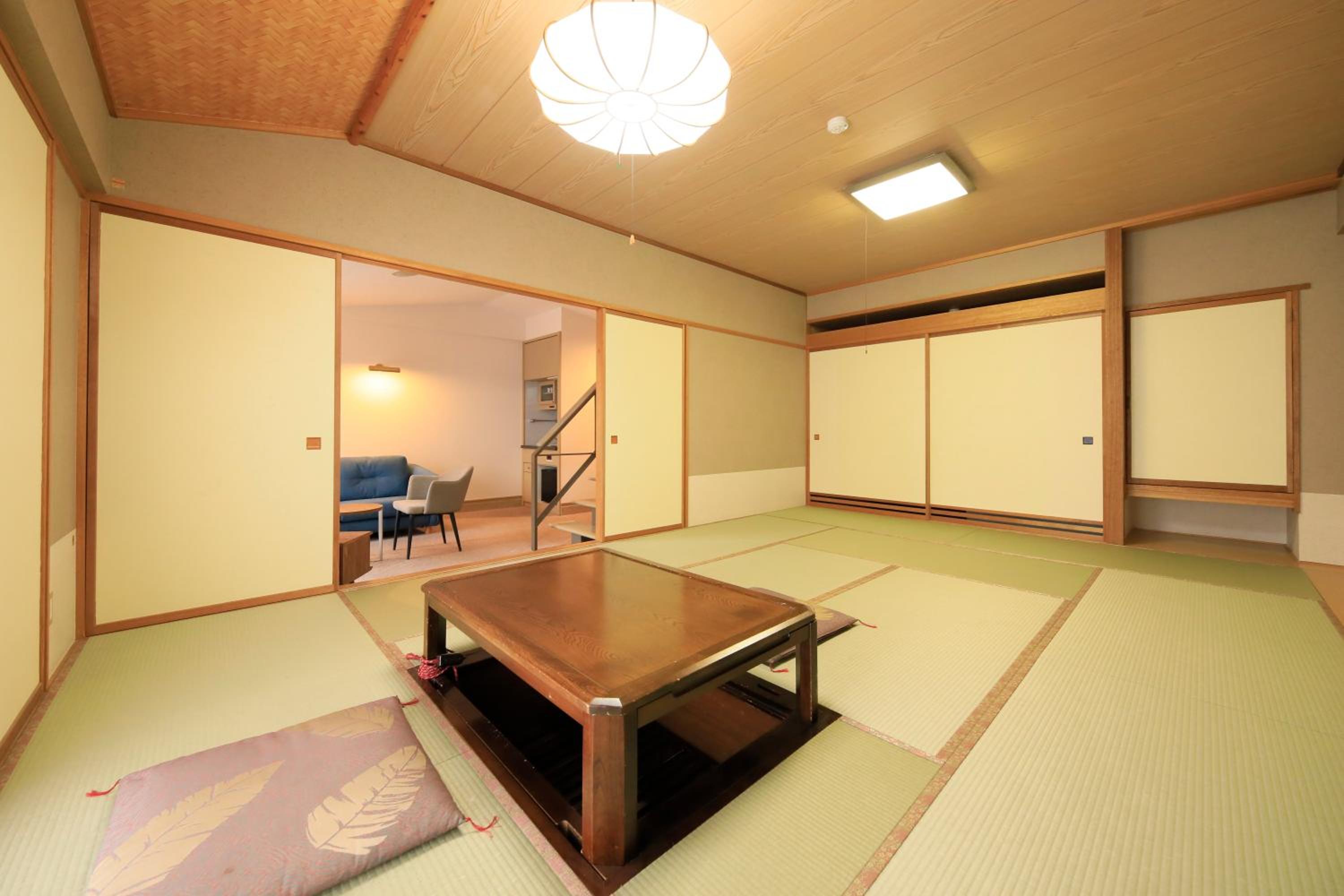 Standard Family Room - Photo 5