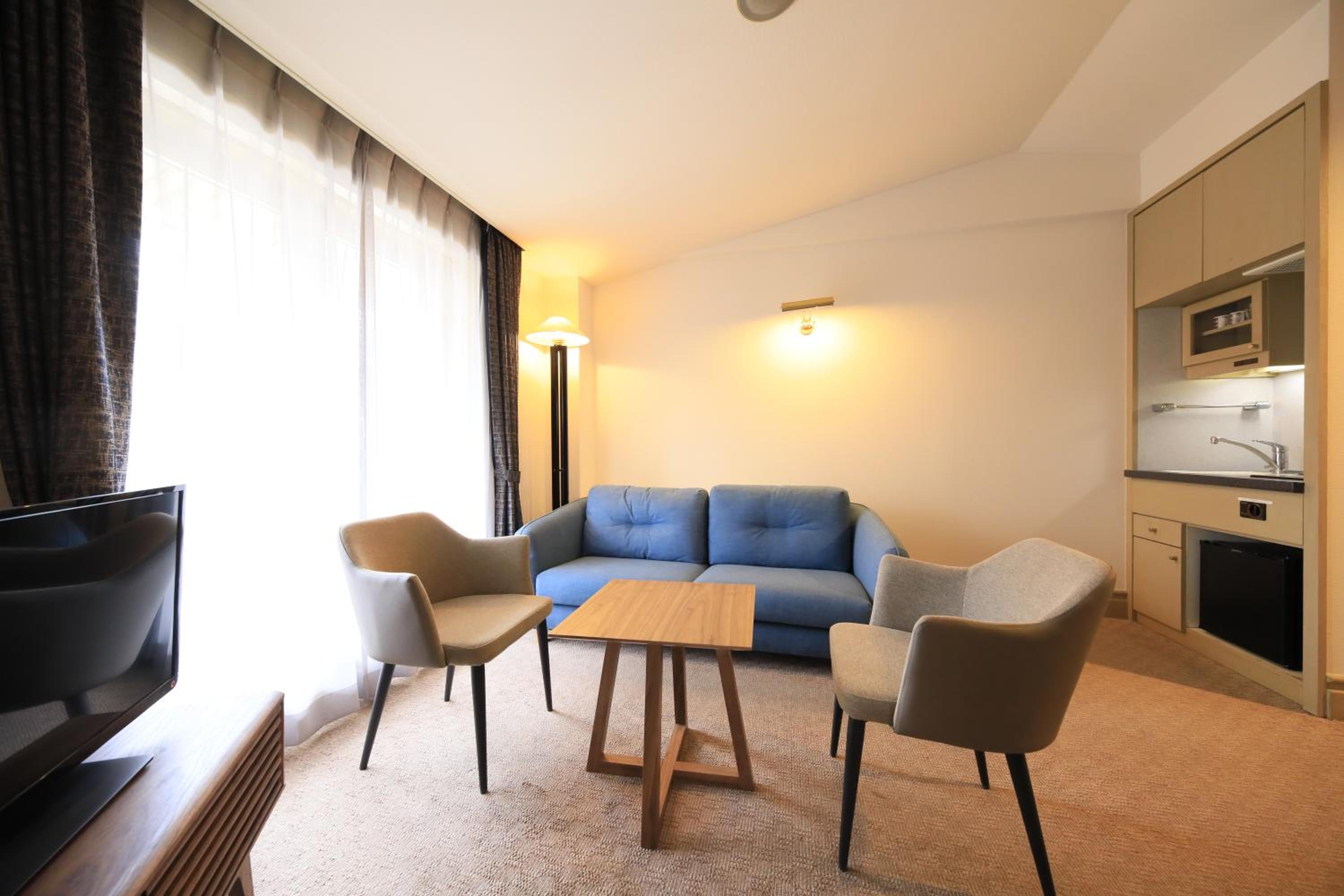 Quadruple Room - Photo 8