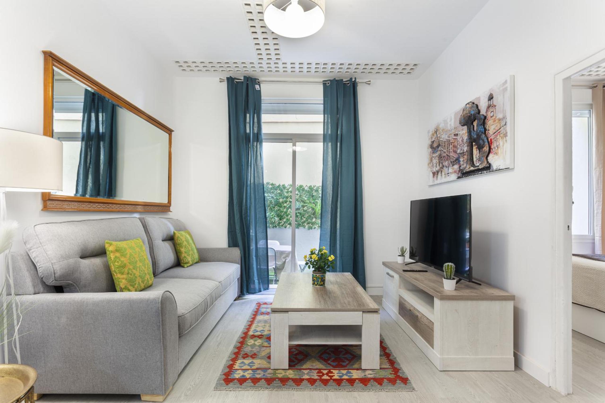 Tres habitaciones con patio II
