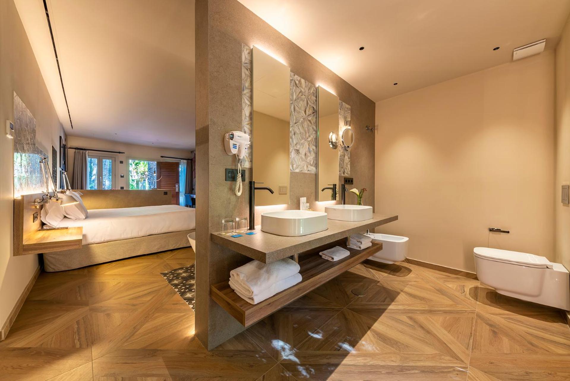 Junior Suite (2 Adults) - Photo 6