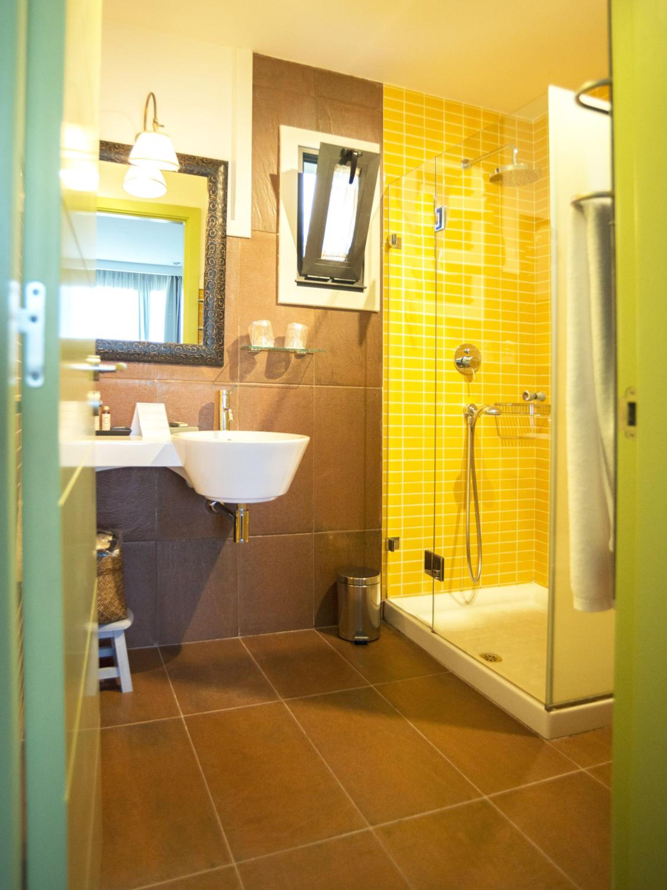 Double Room - Photo 11