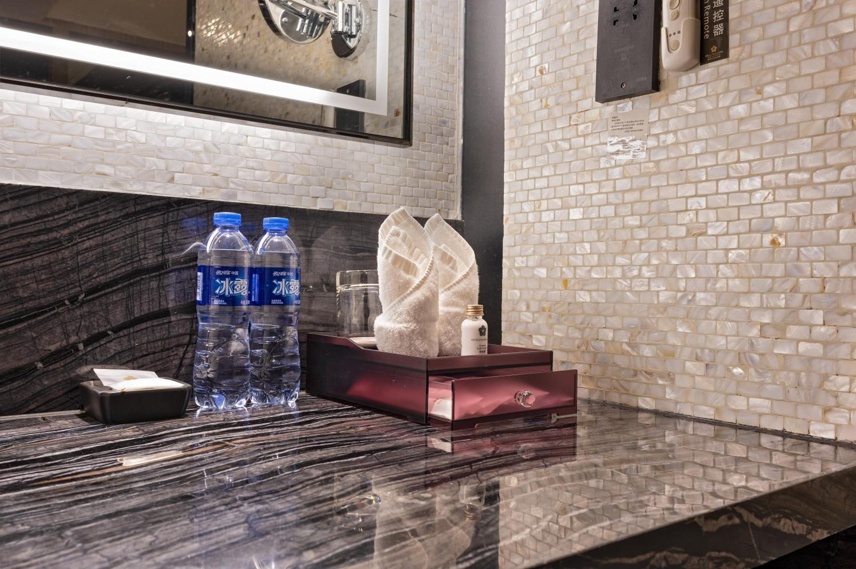 Executive Queen Room - Photo 2
