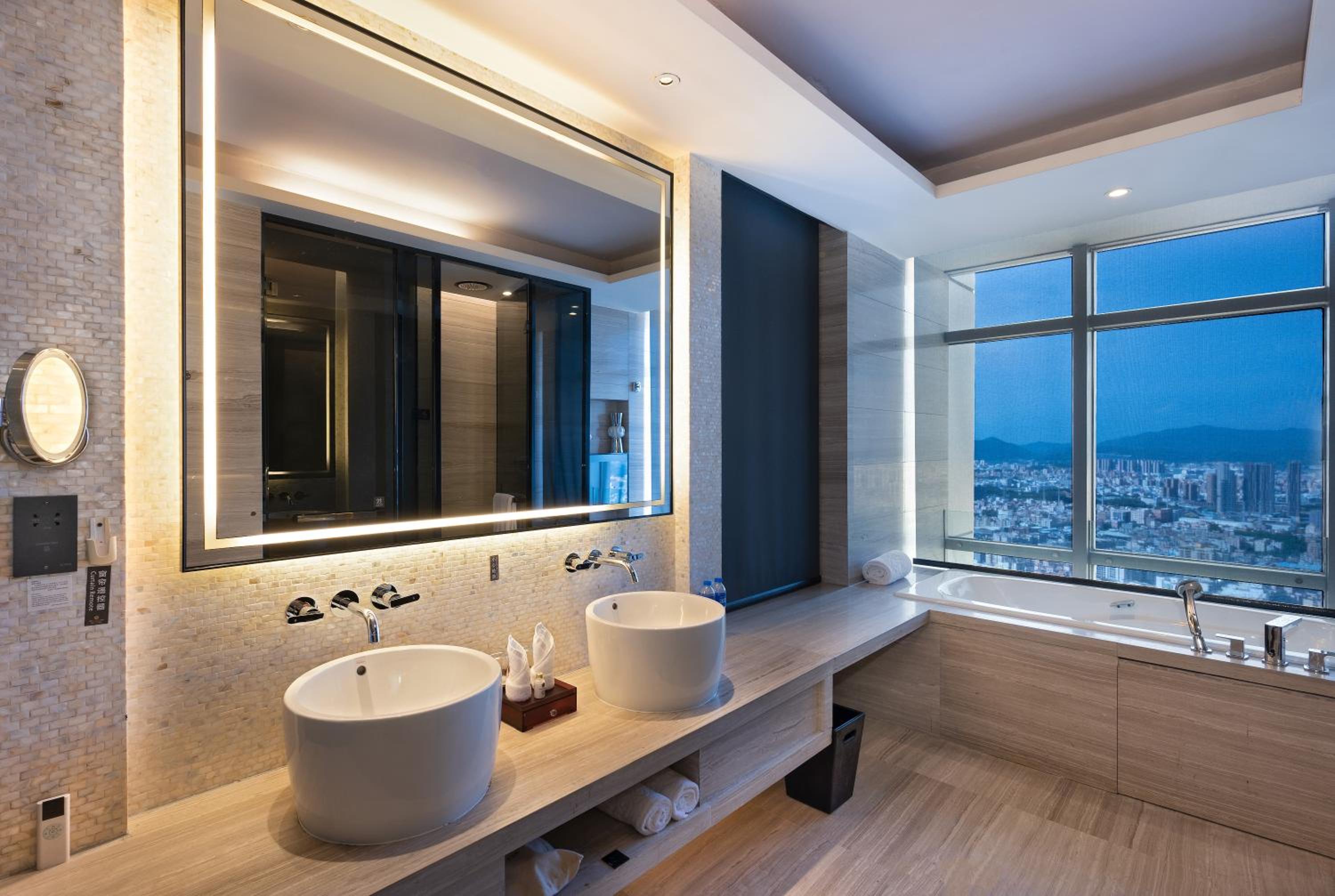 Executive Queen Room - Photo 4