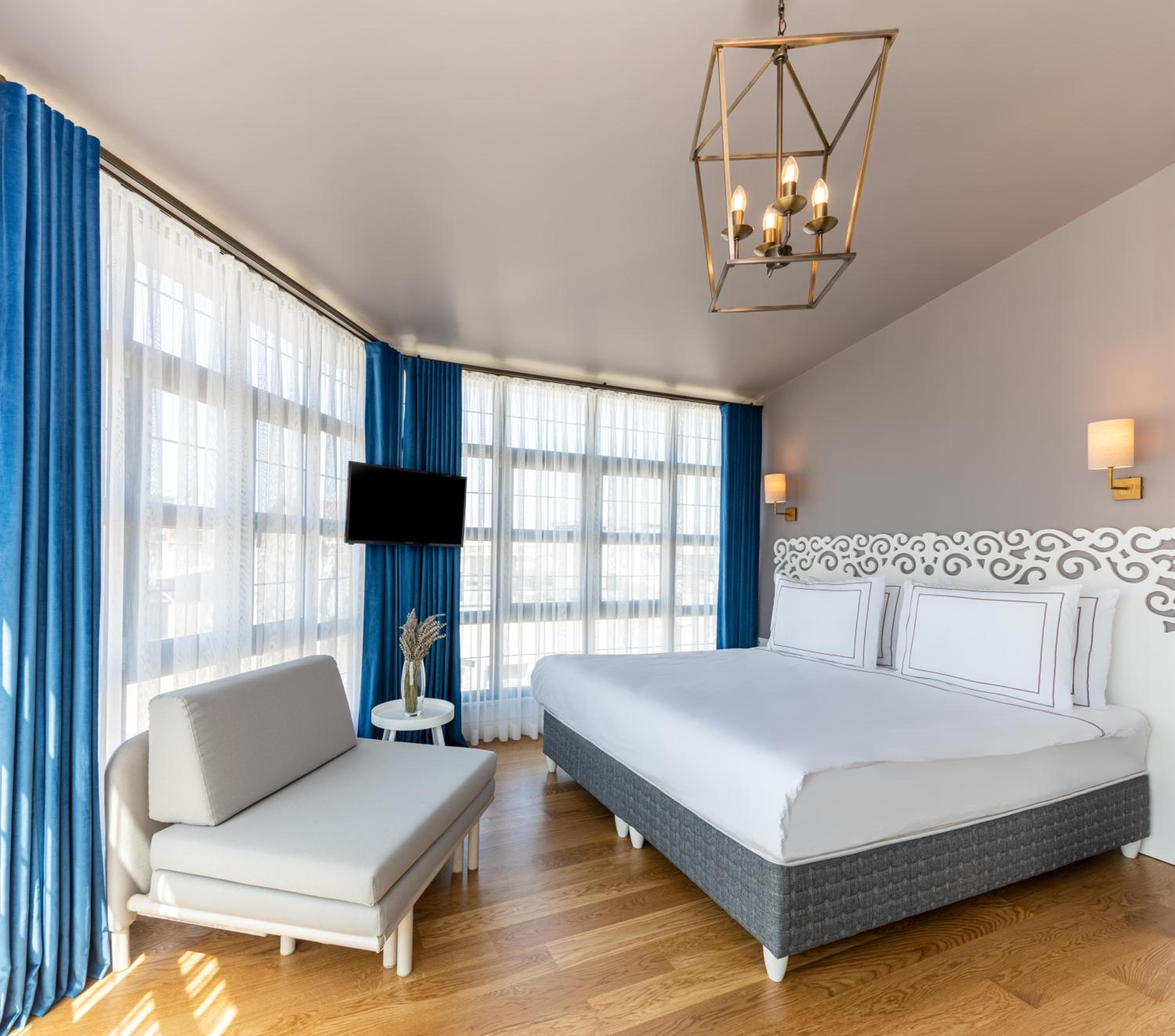 Superior Deluxe Double or Twin Room  photo 1