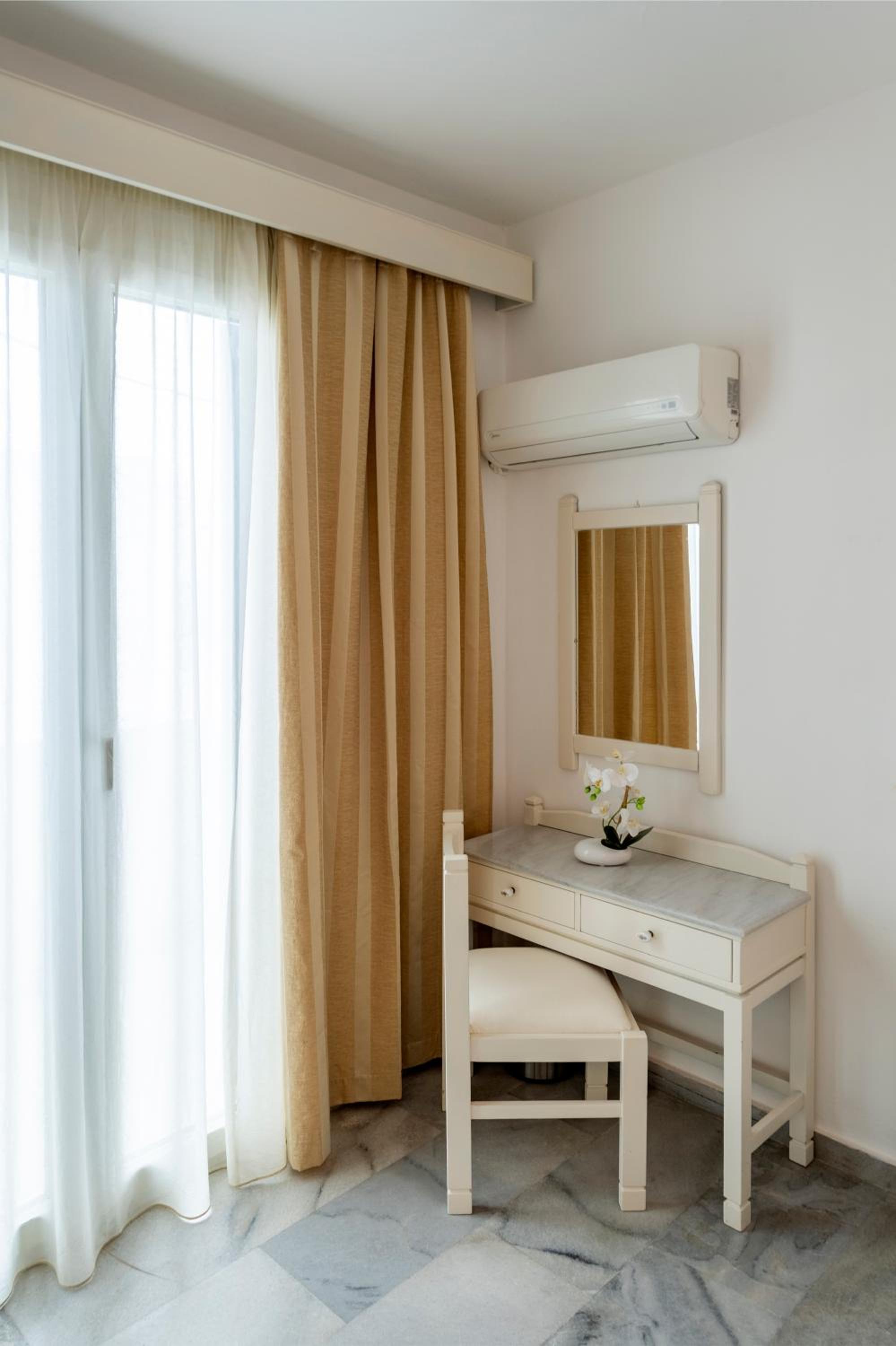 Double or Twin Room photo 3