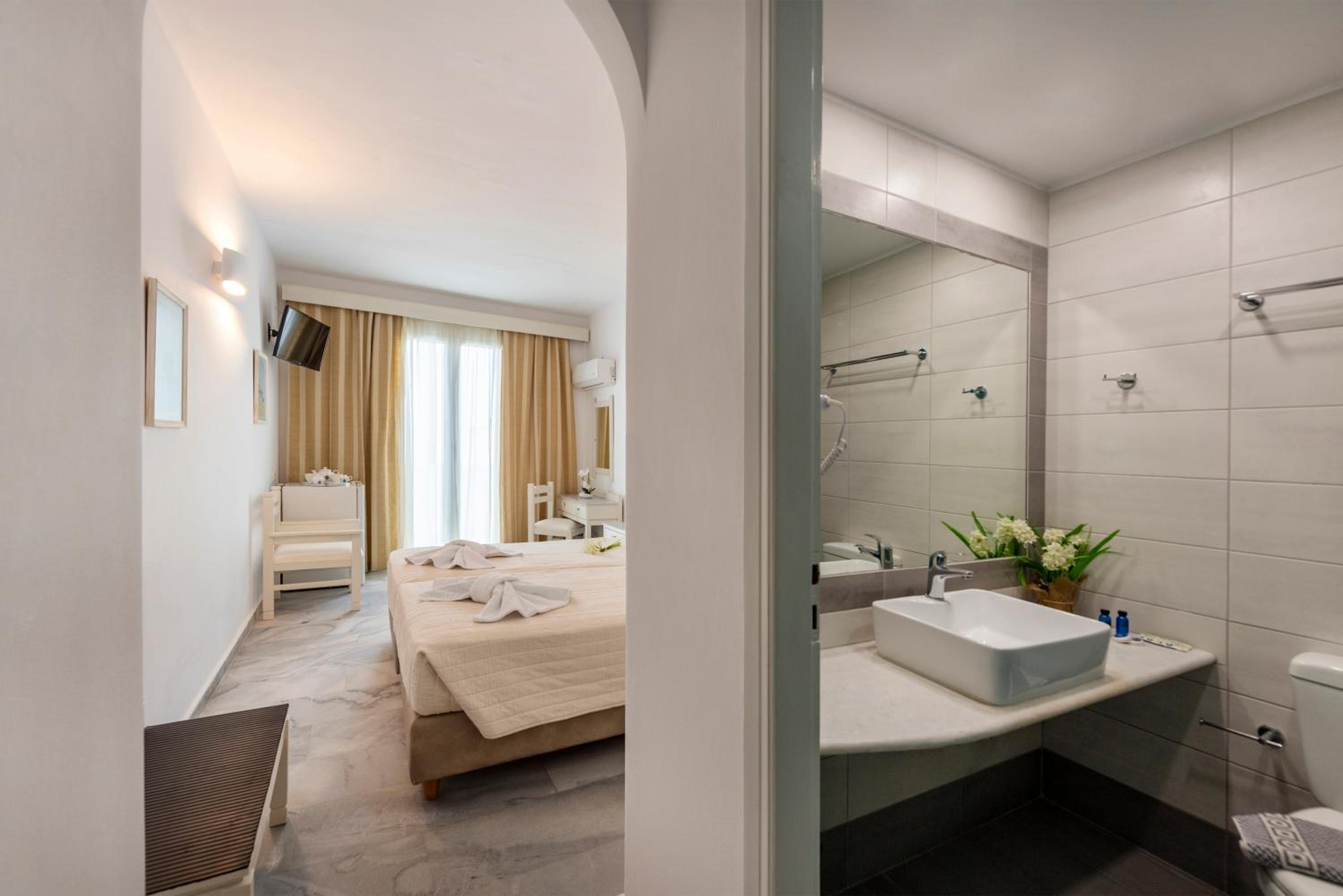 Double or Twin Room photo 2