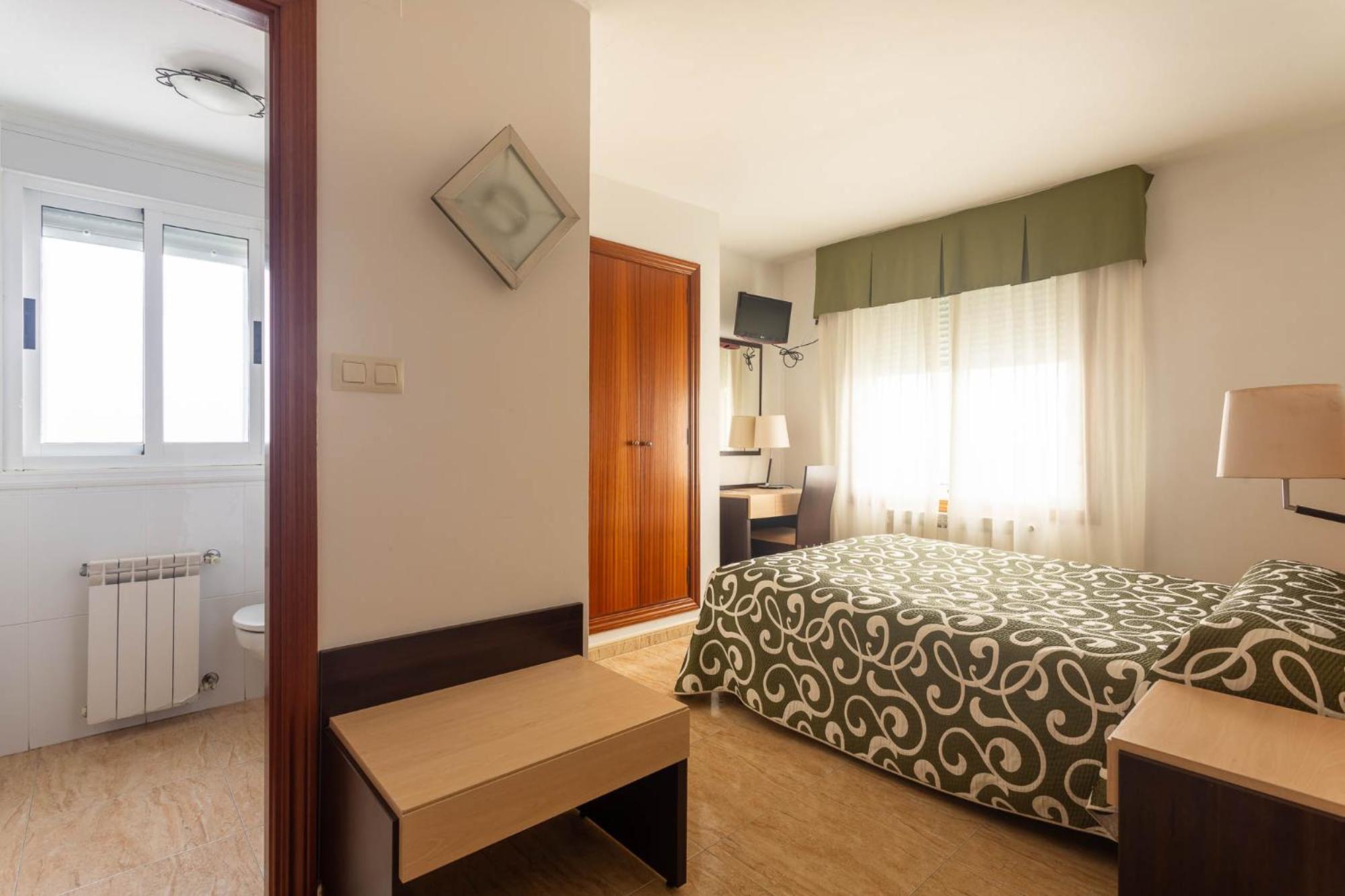 Double Room - Photo 4