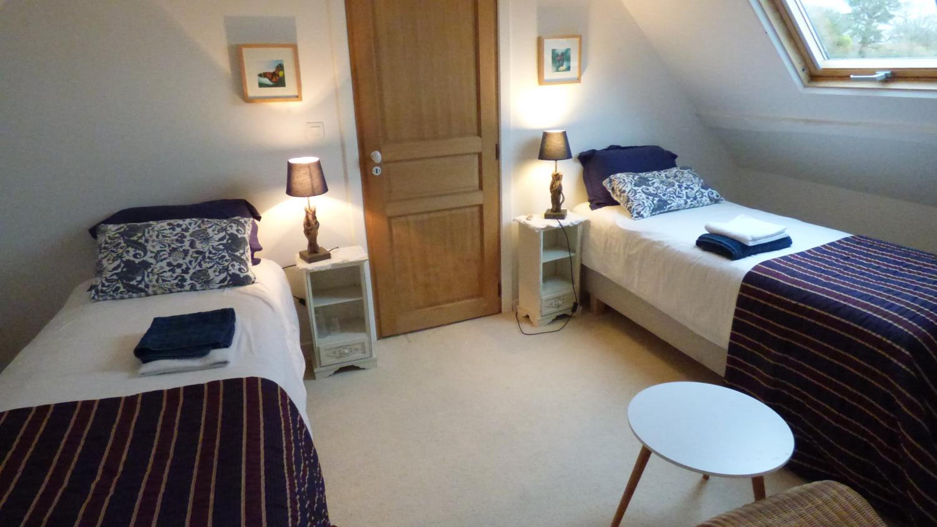 Small Twin Room - Photo 9
