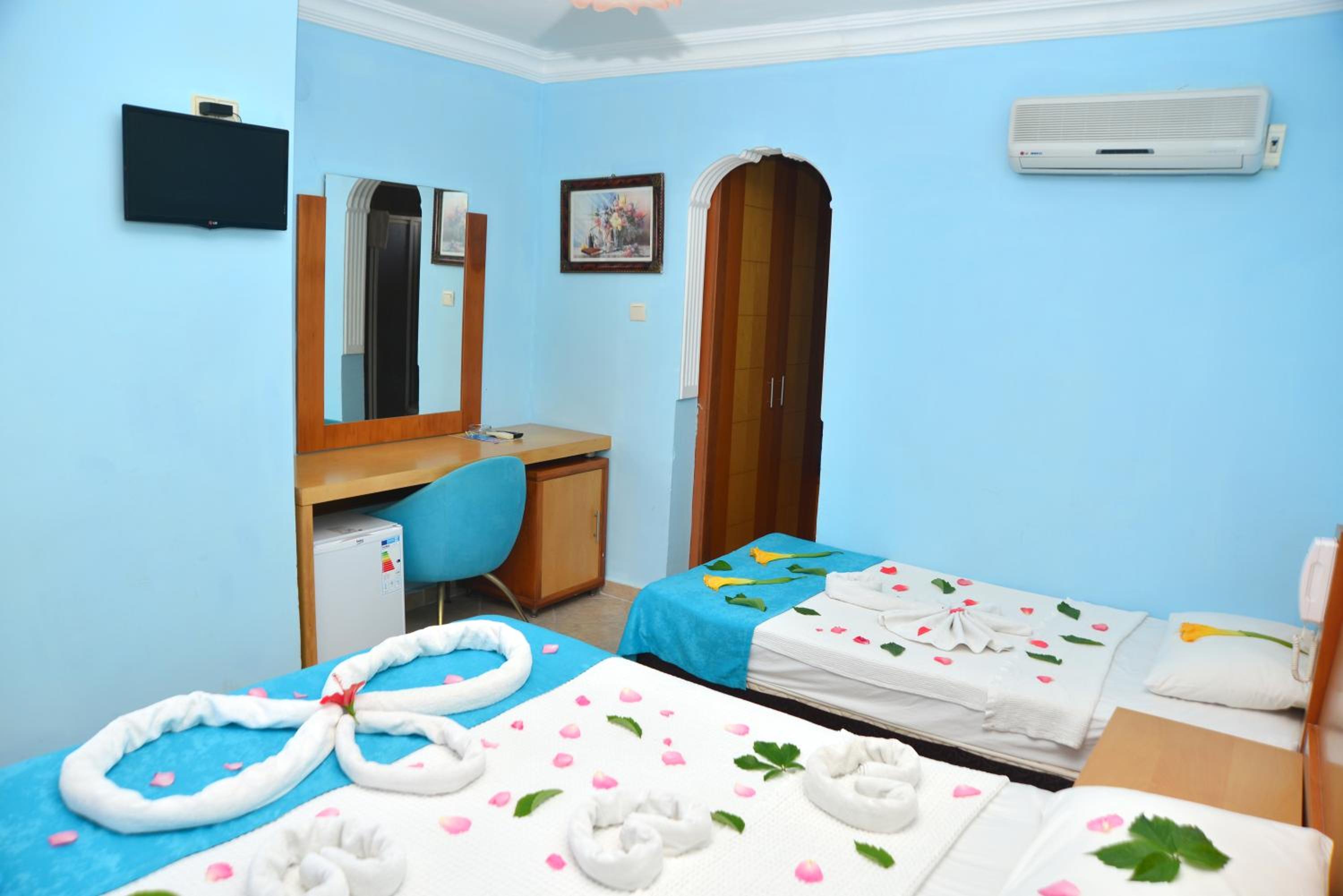 Standard Double or Twin Room photo 1
