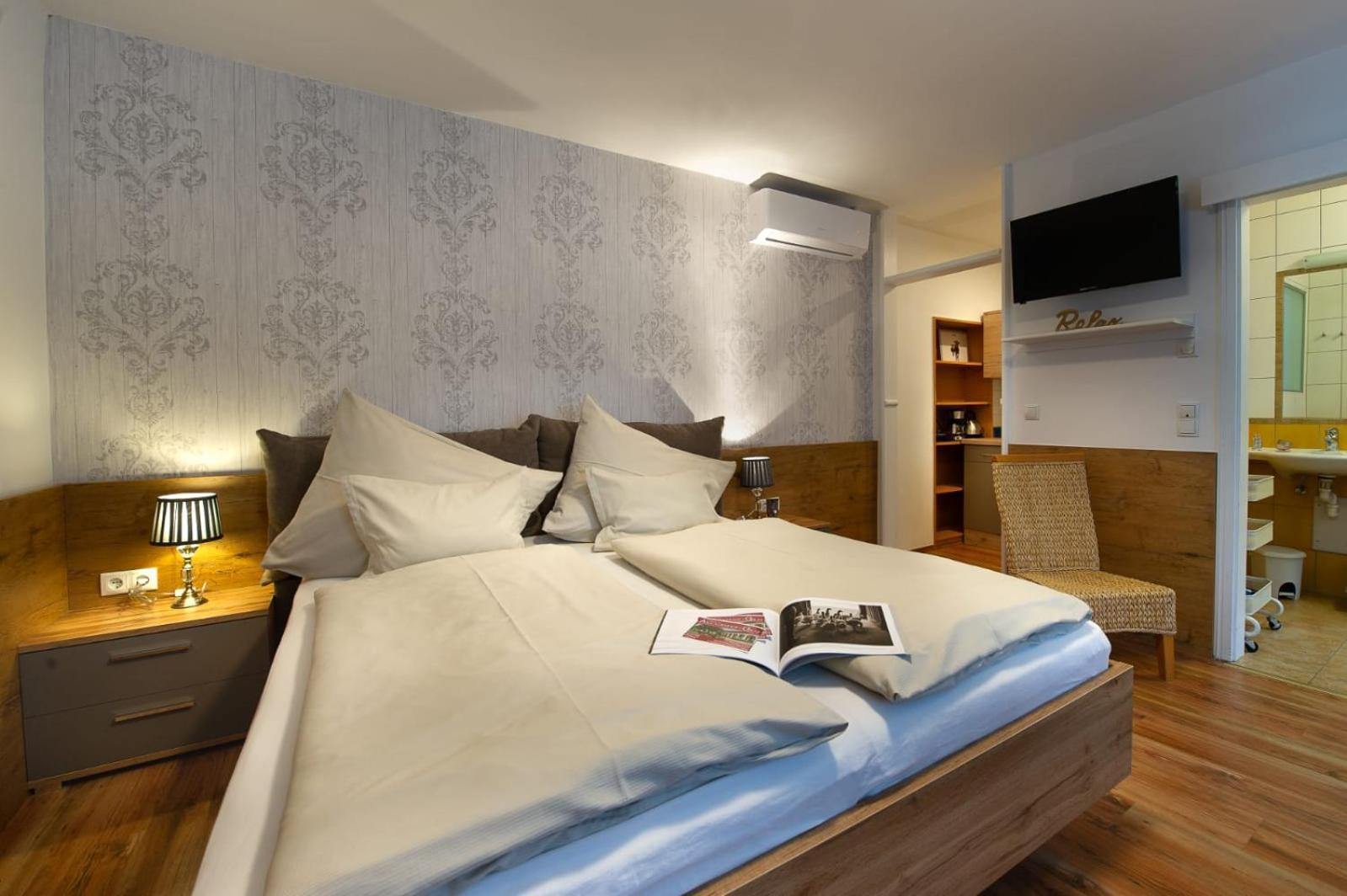 Studio Apartment photo 1