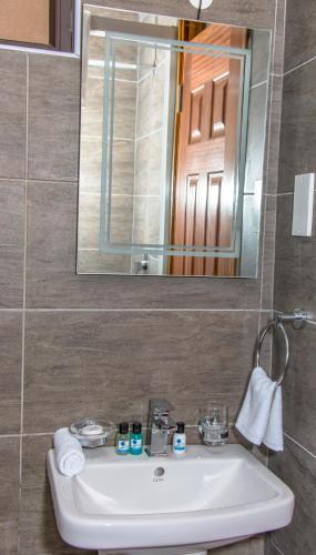 One-Bedroom Apartment - Photo 19