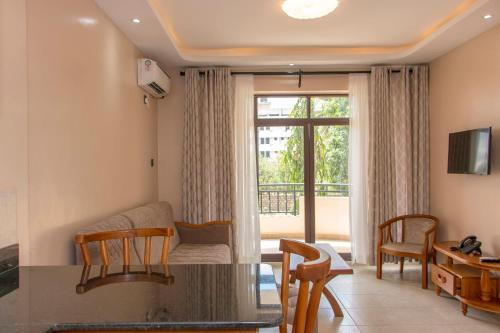 One-Bedroom Apartment - Photo 8