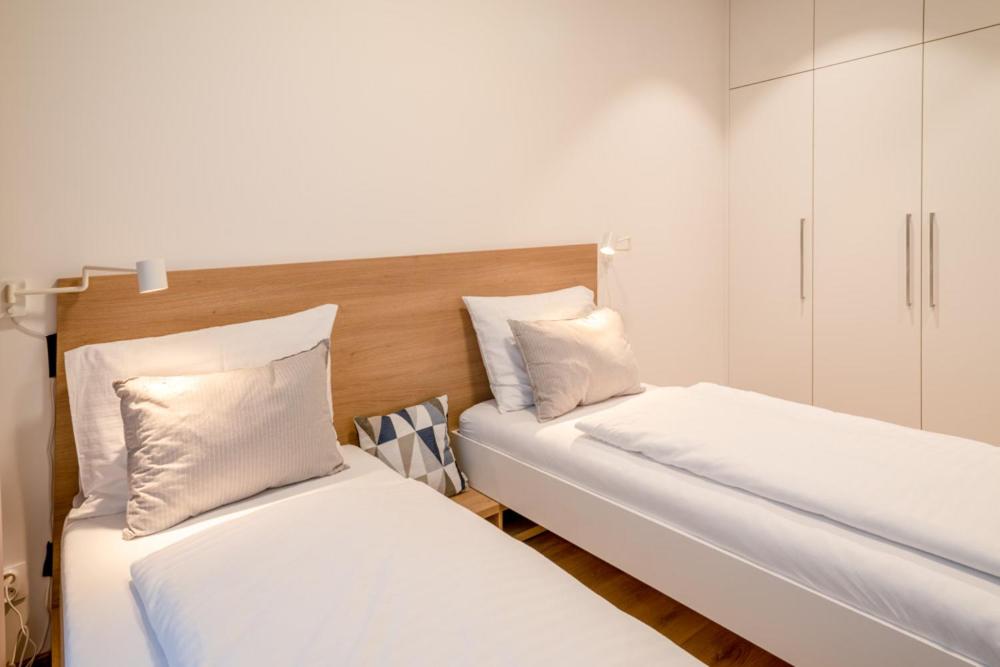 Apartment with Terrace - Photo 4