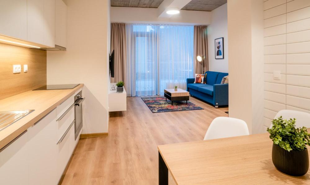 Apartment with Terrace - Photo 6