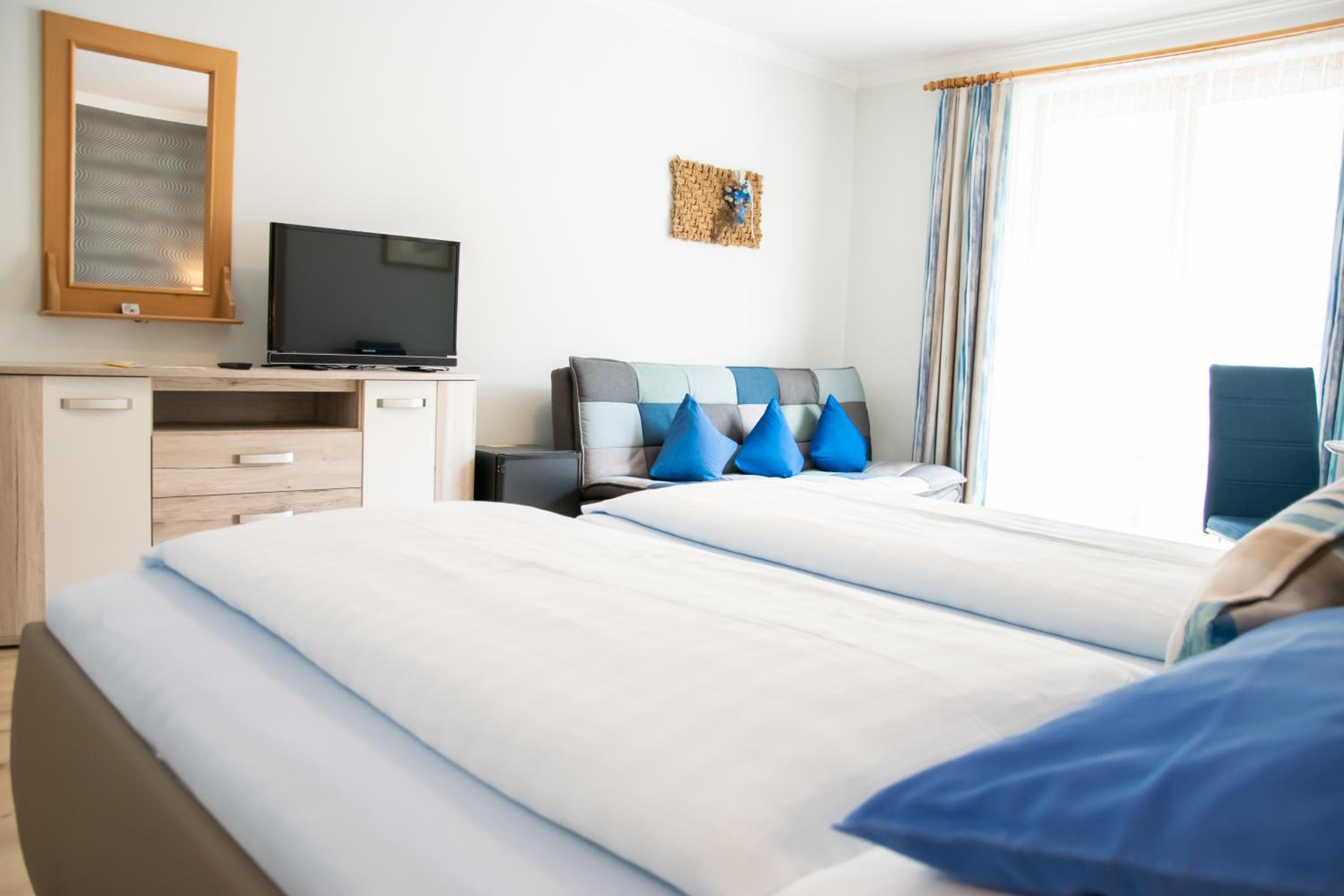 Double Room - Photo 5