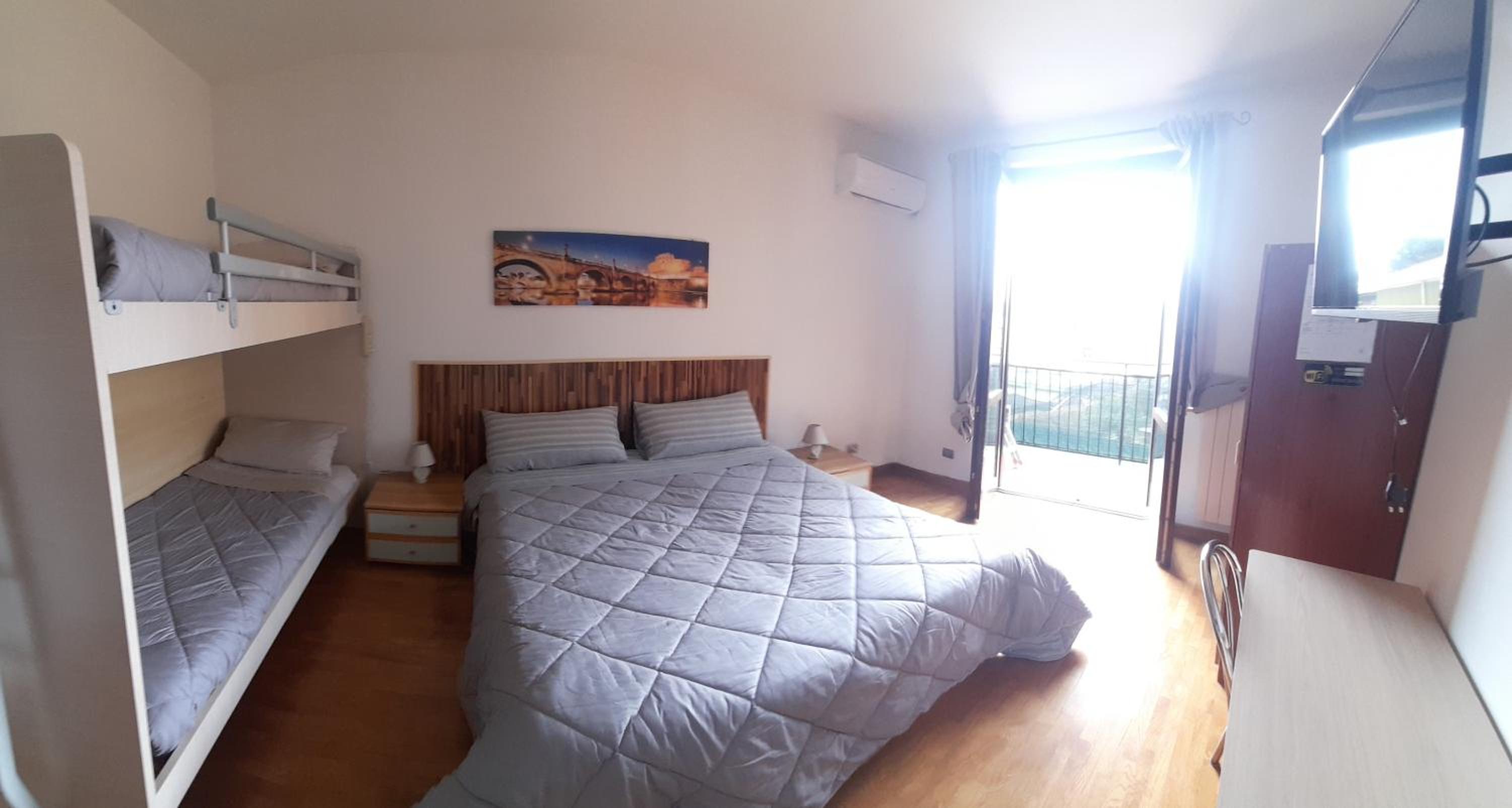 Classic Quadruple Room - Photo 1