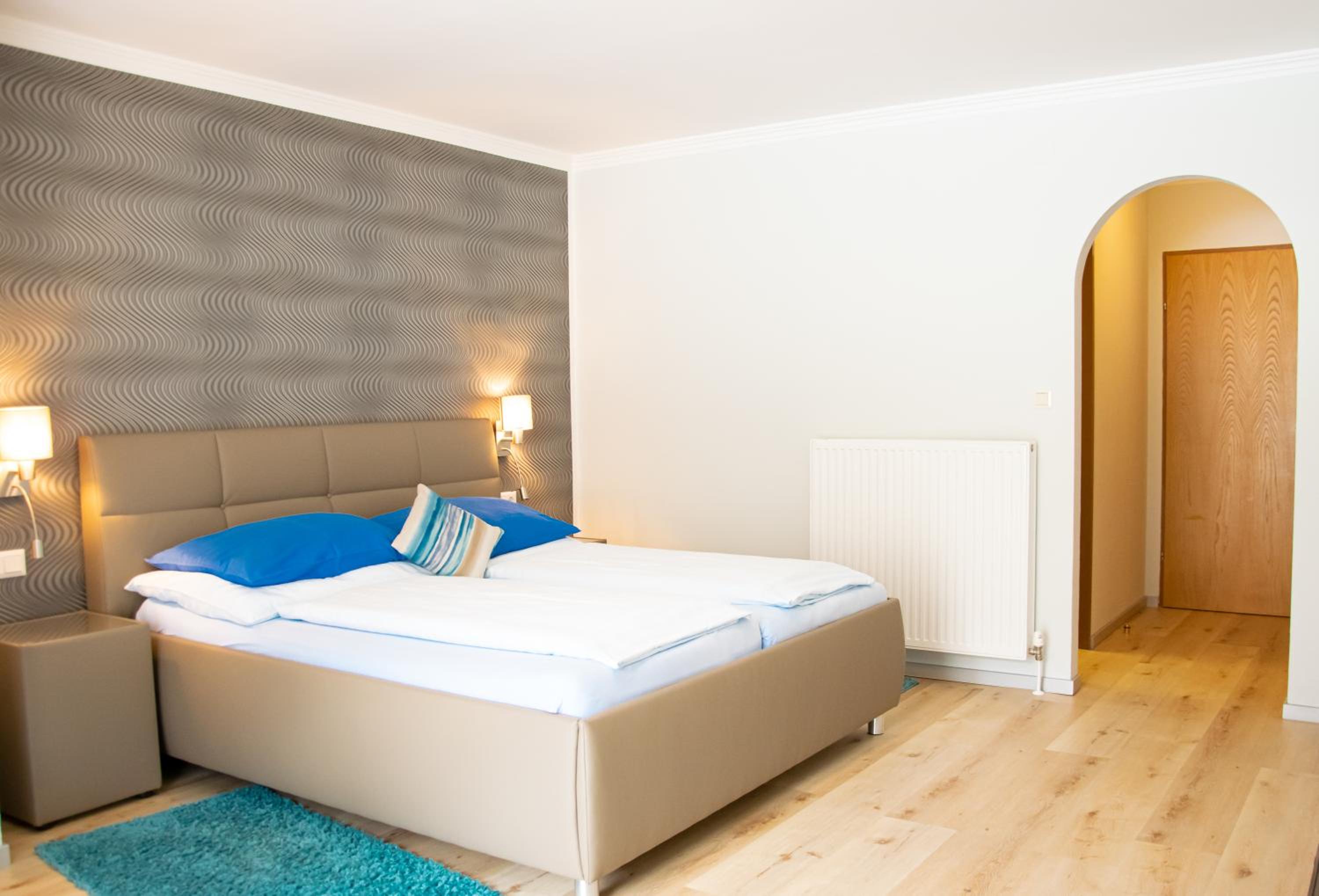 Double Room - Photo 7