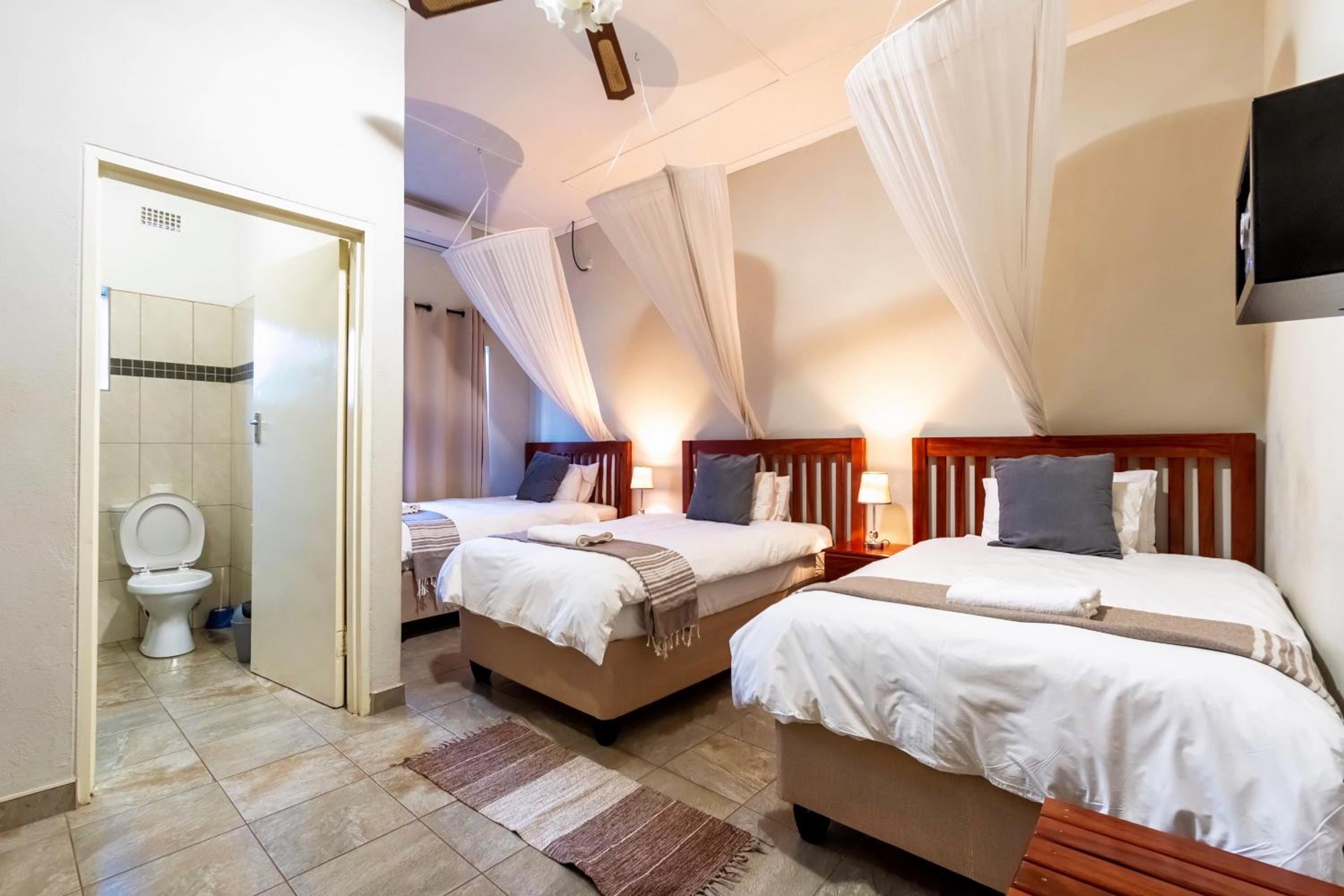 Triple Room with Private Bathroom