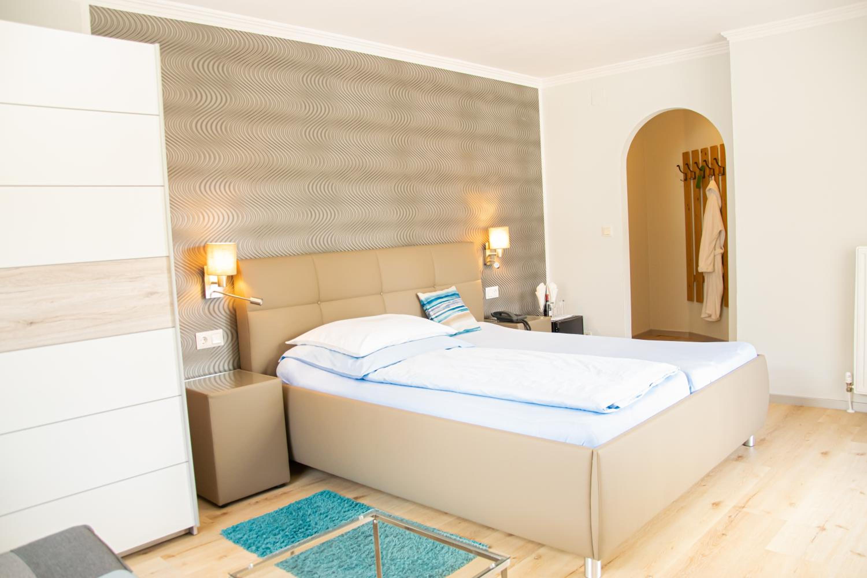 Double Room - Photo 9