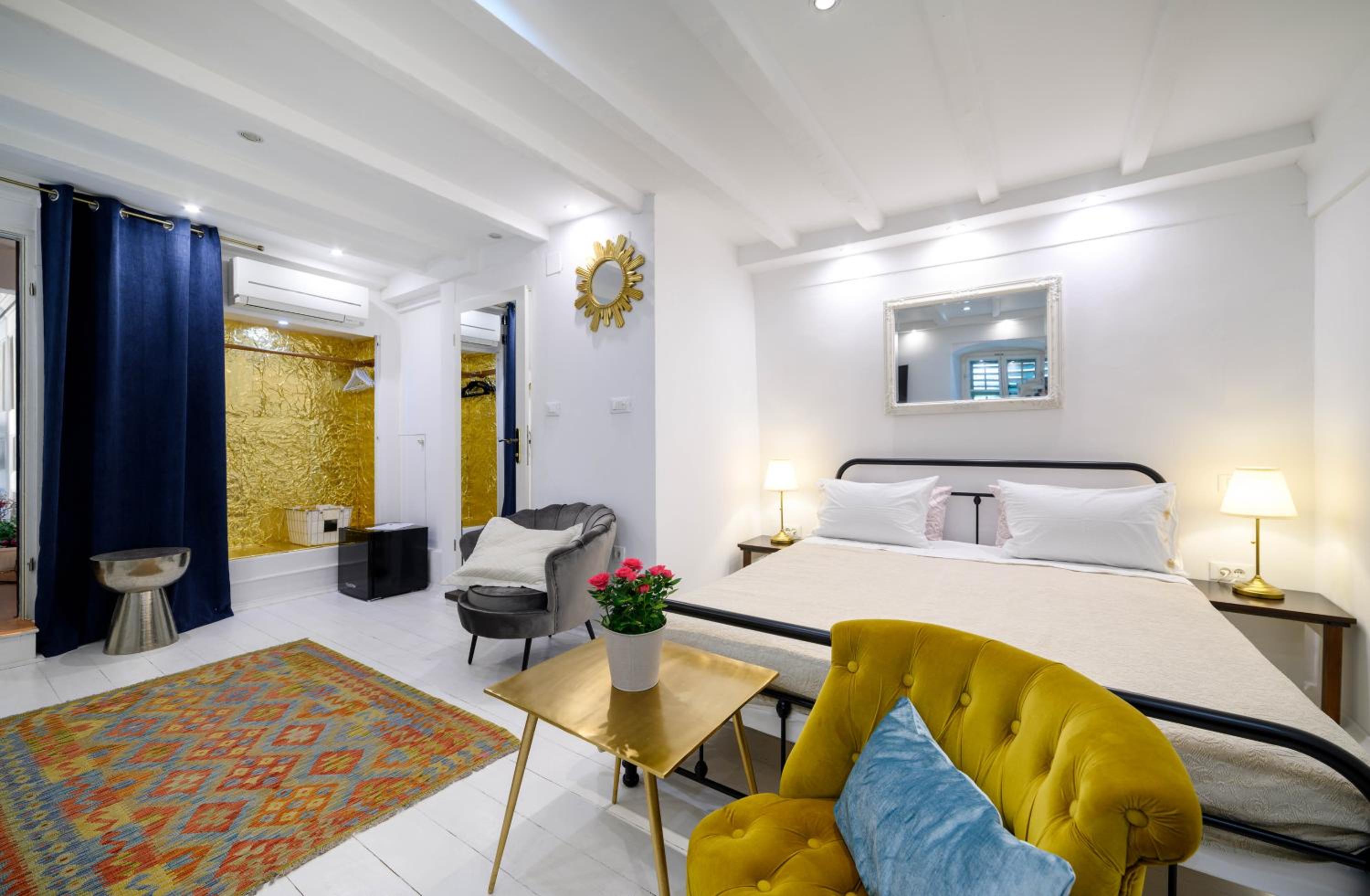 Deluxe Queen Room - Photo 1