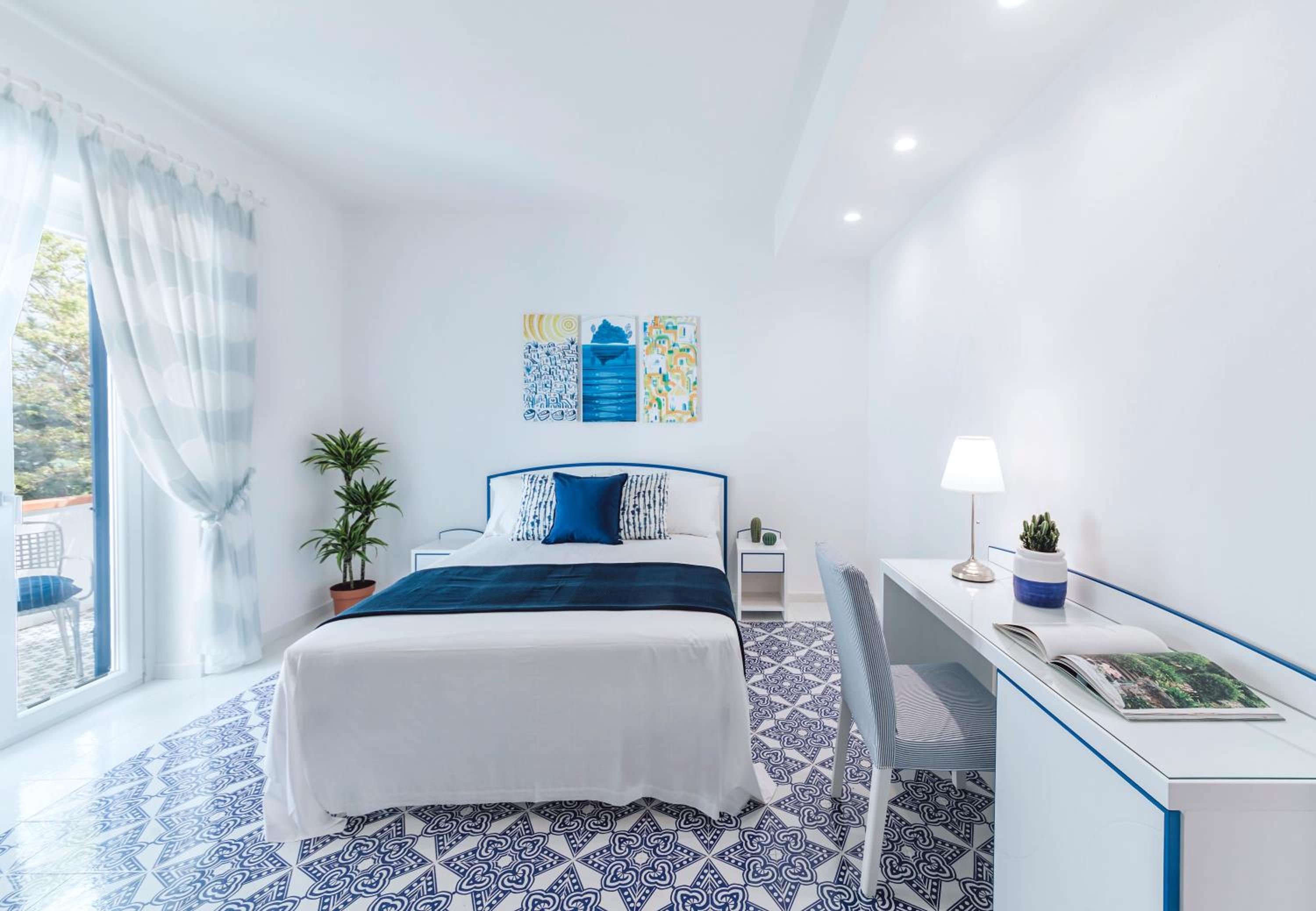 Deluxe Double Room with Balcony and Sea View