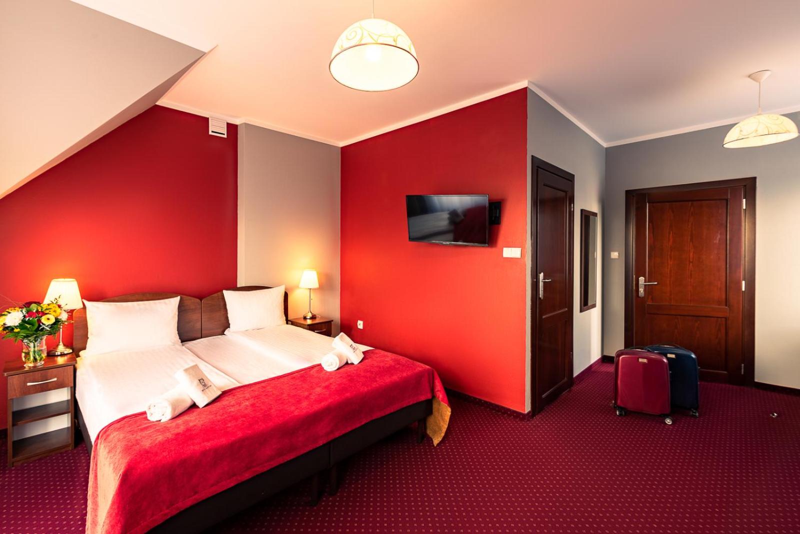 Double or Twin Room - Photo 4
