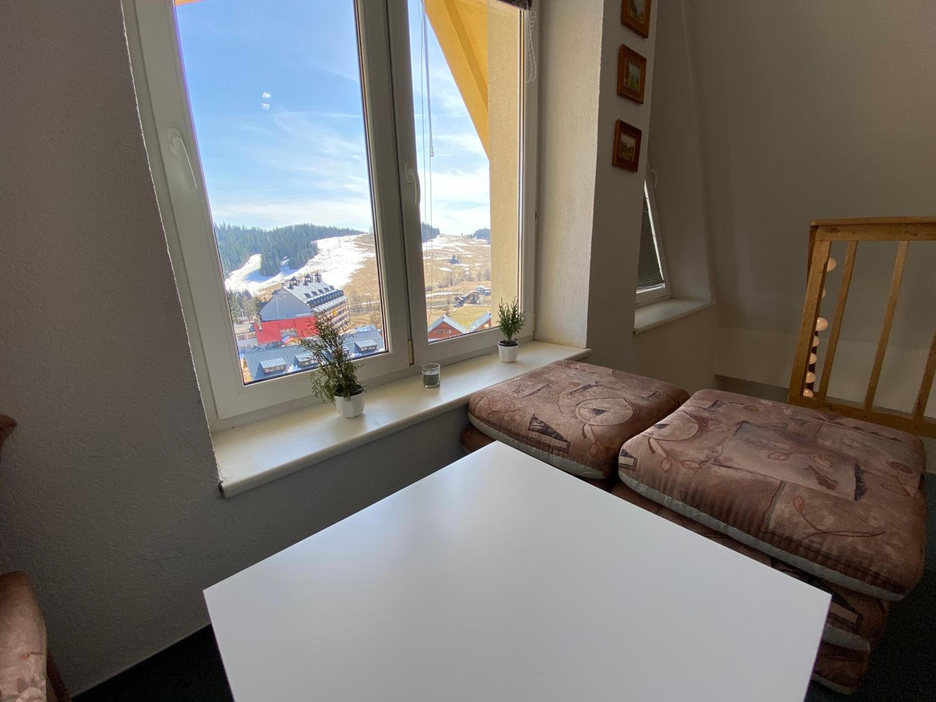 One-Bedroom Apartment - Photo 4