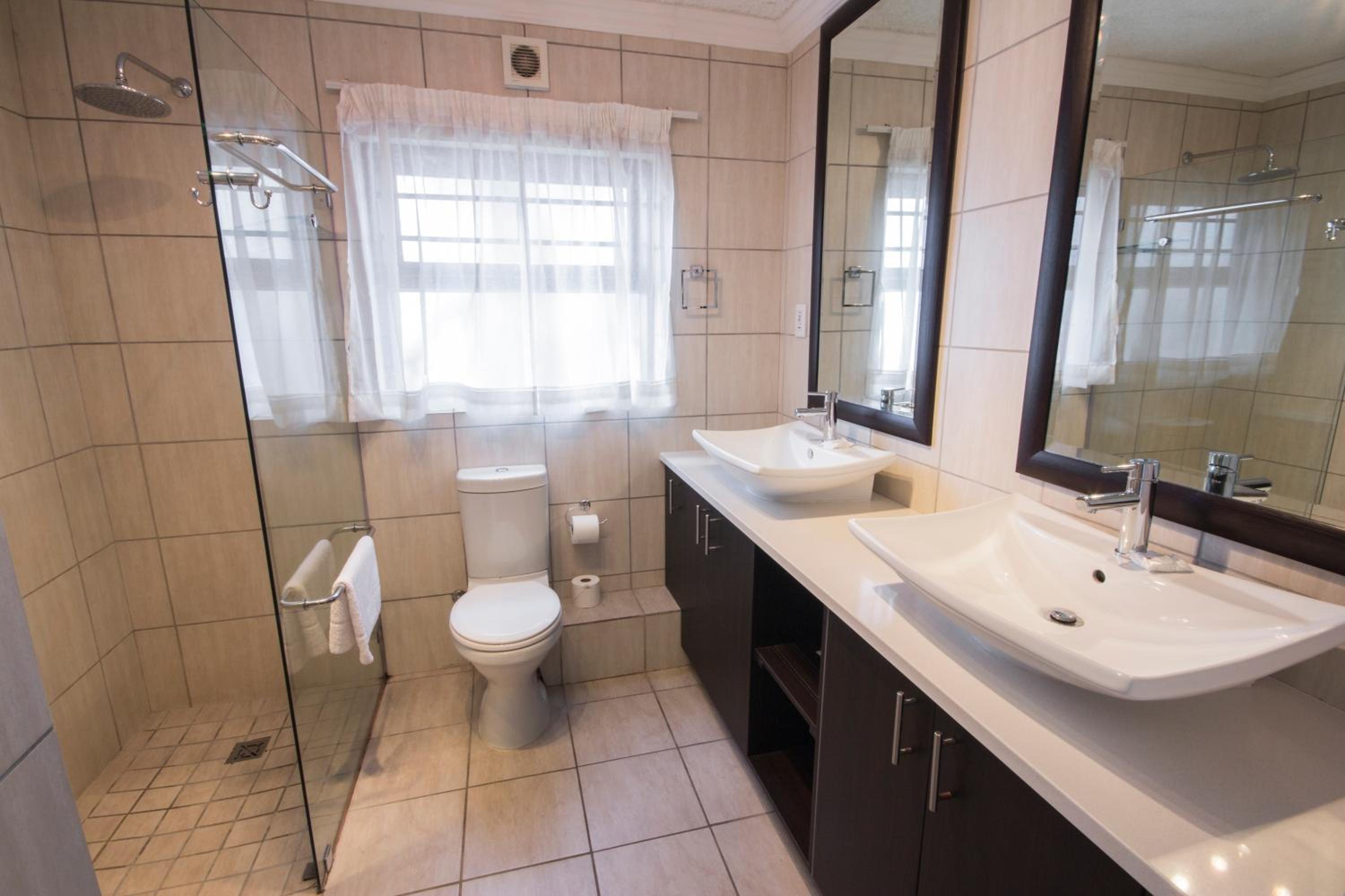 2 Bedroom 1 Bath Ground Floor photo 3