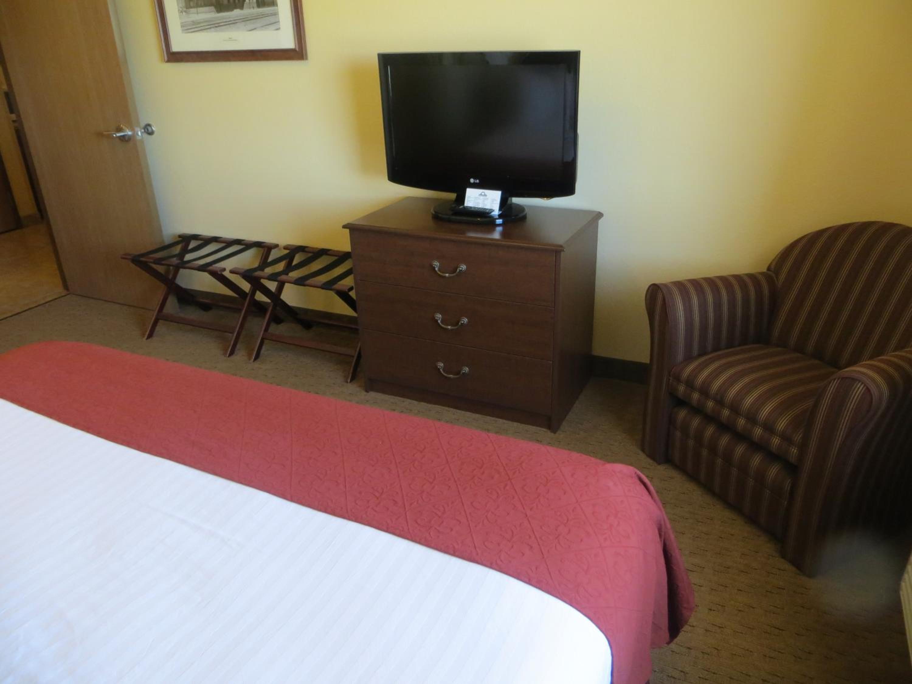 King Room - Non-Smoking - Photo 3