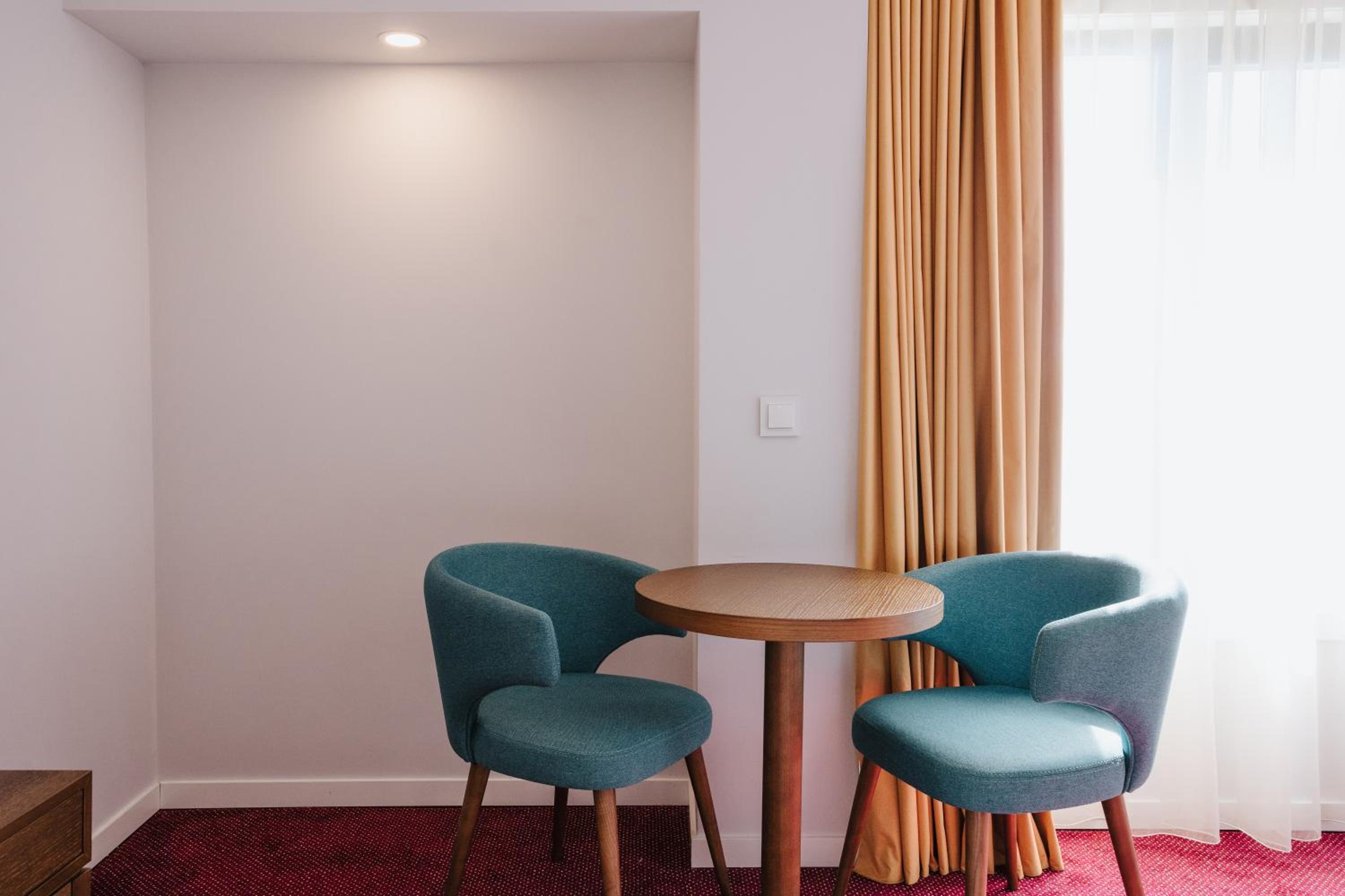 Standard Double or Twin Room - Photo 7