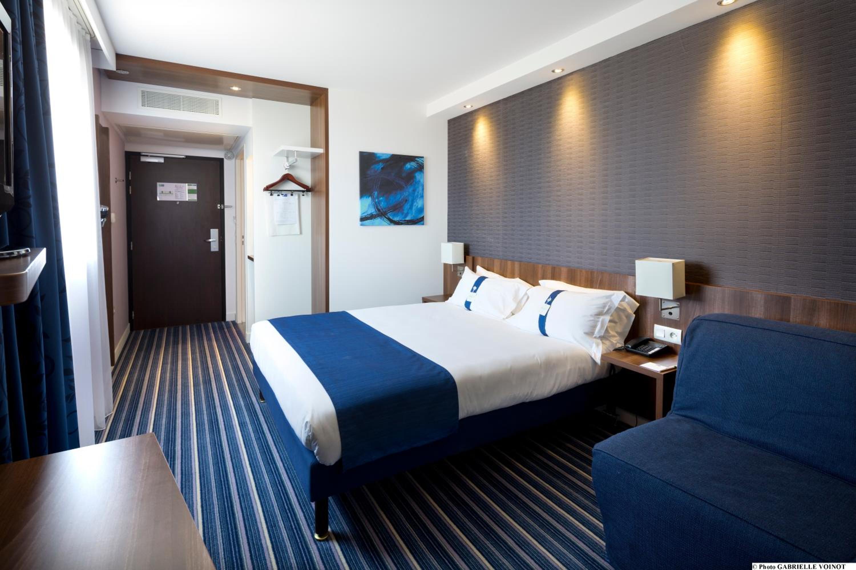 Standard Queen Room - Free Breakfast