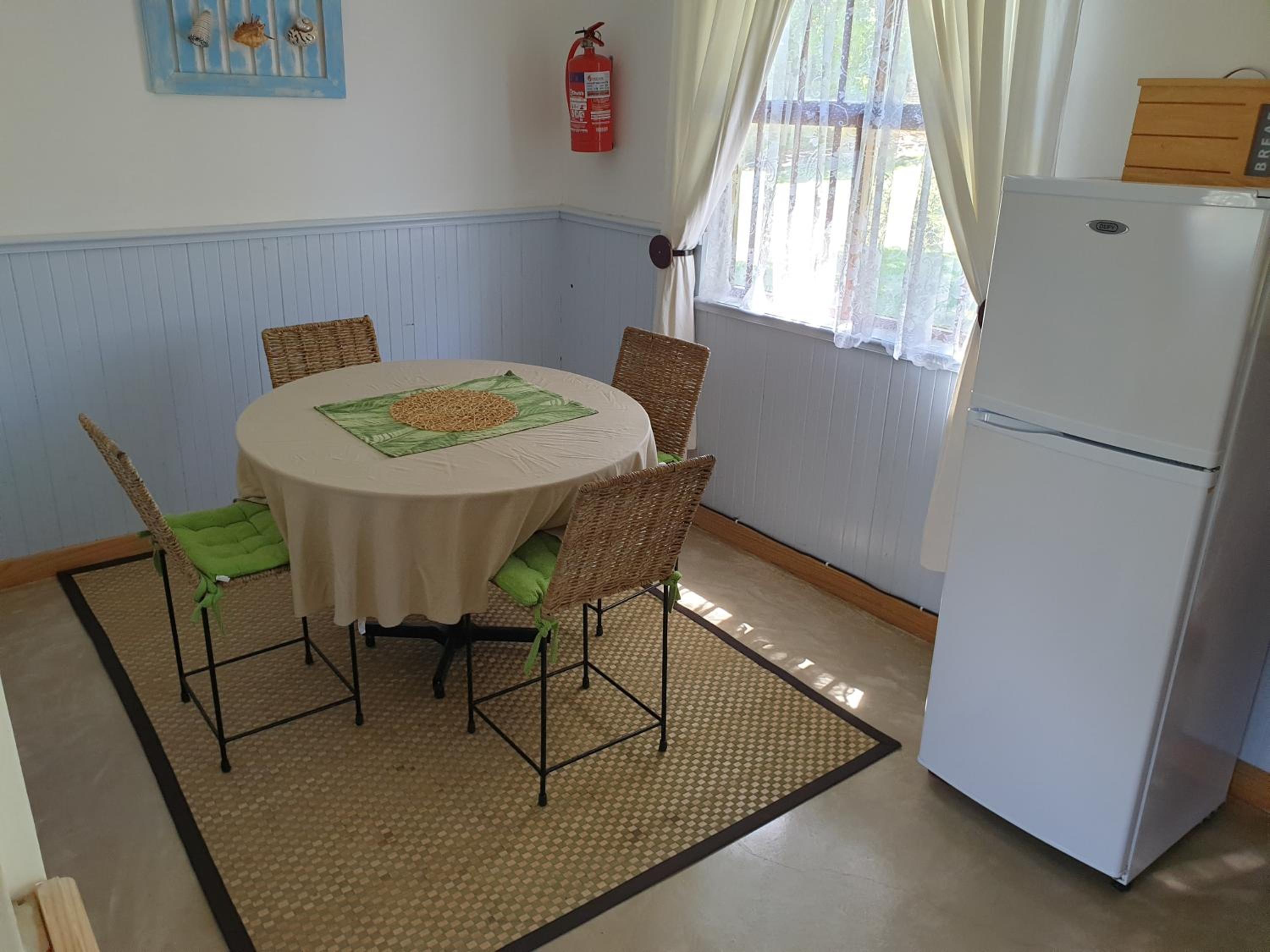 Two-Bedroom Cottage (4 Adults)  photo 2