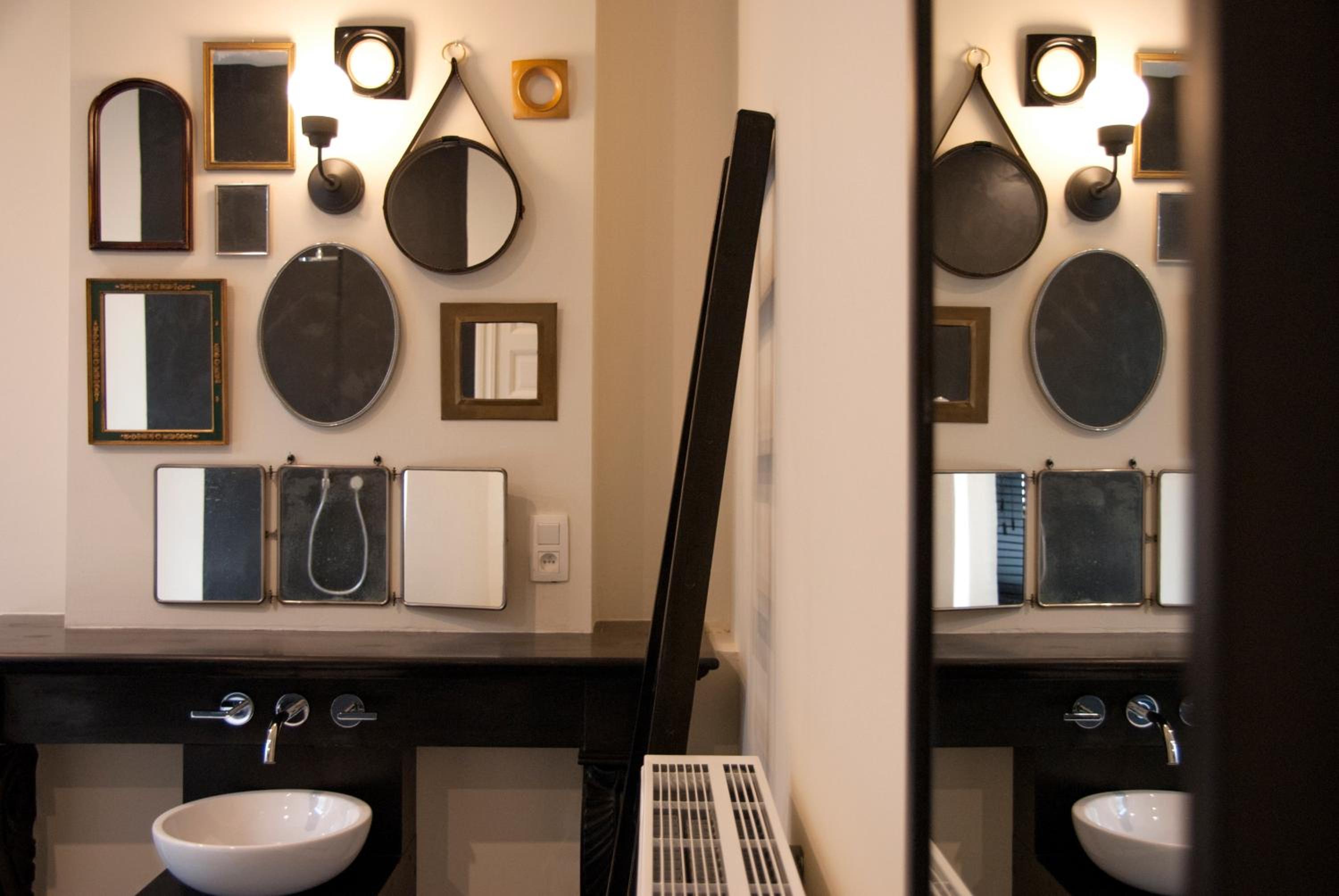 Deluxe Double Room with Private Bathroom photo 1