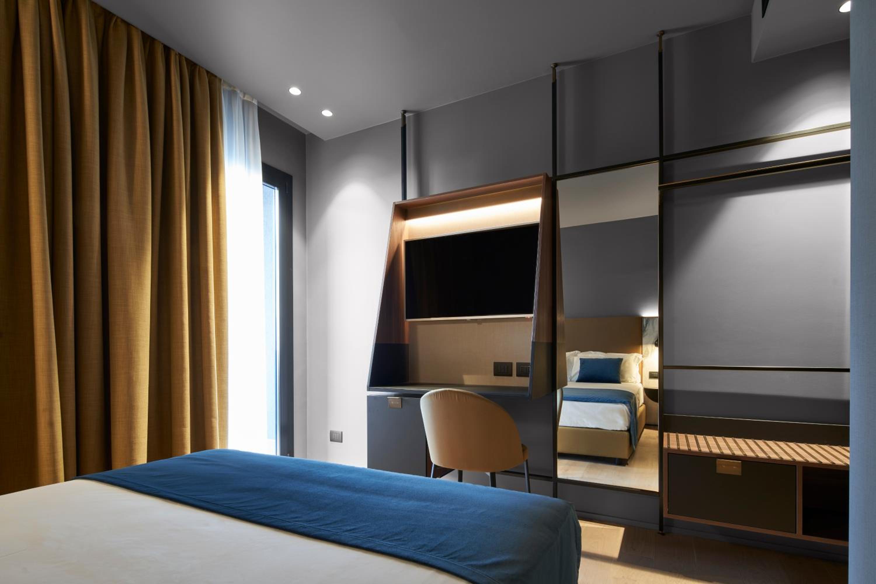 Standard Double Room - Photo 2