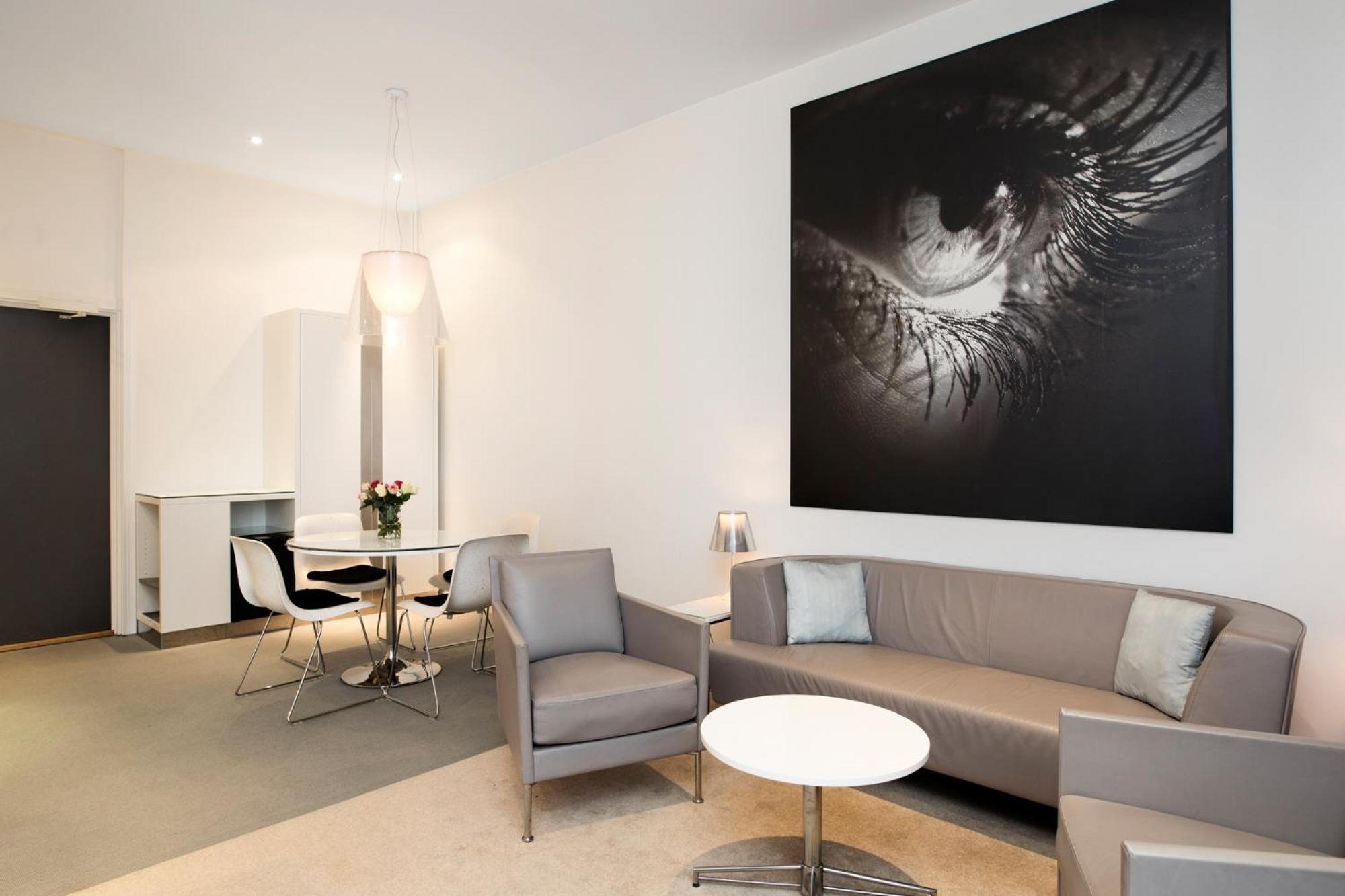 Suite - Photo 4