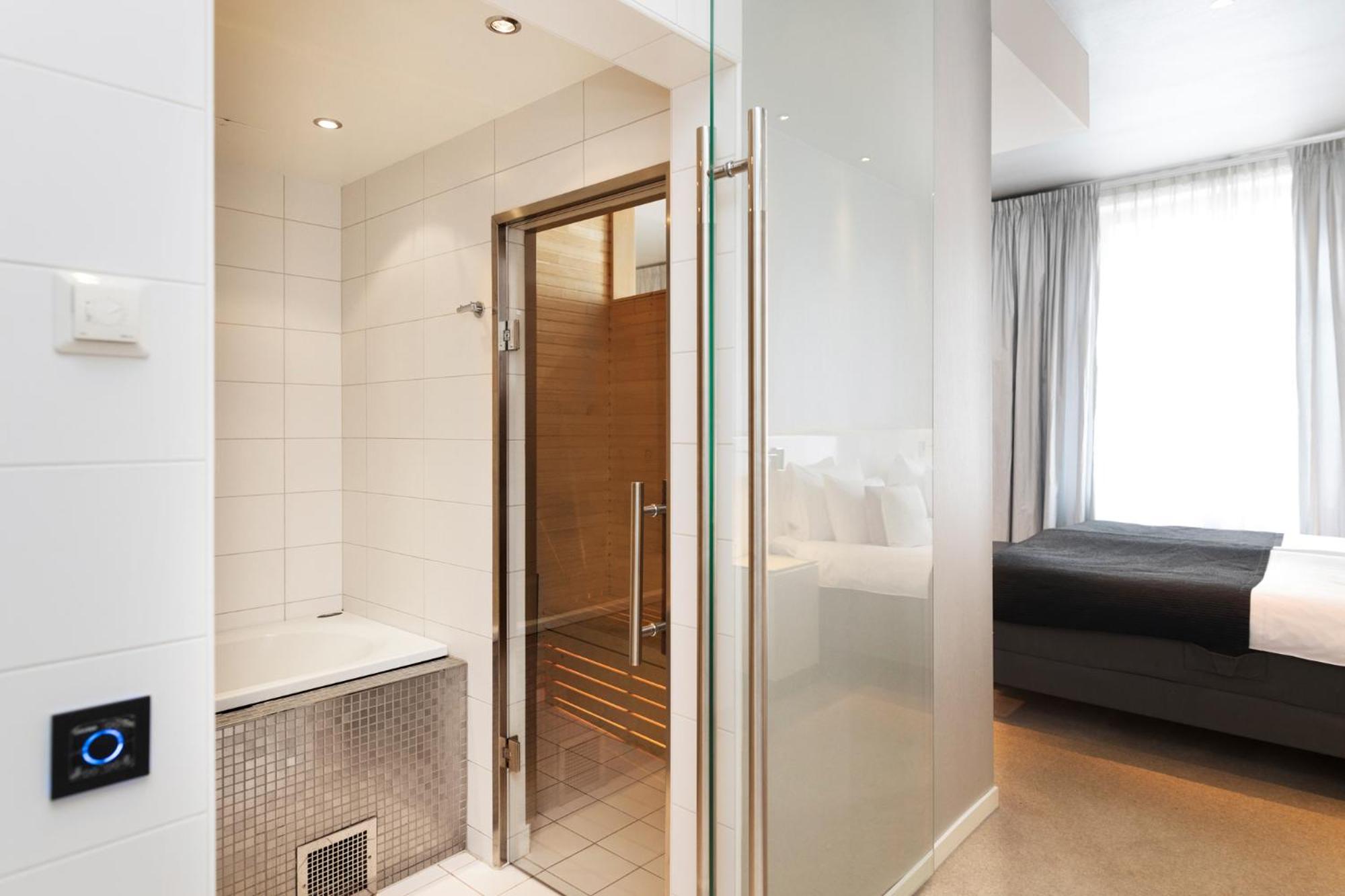 Suite - Photo 8