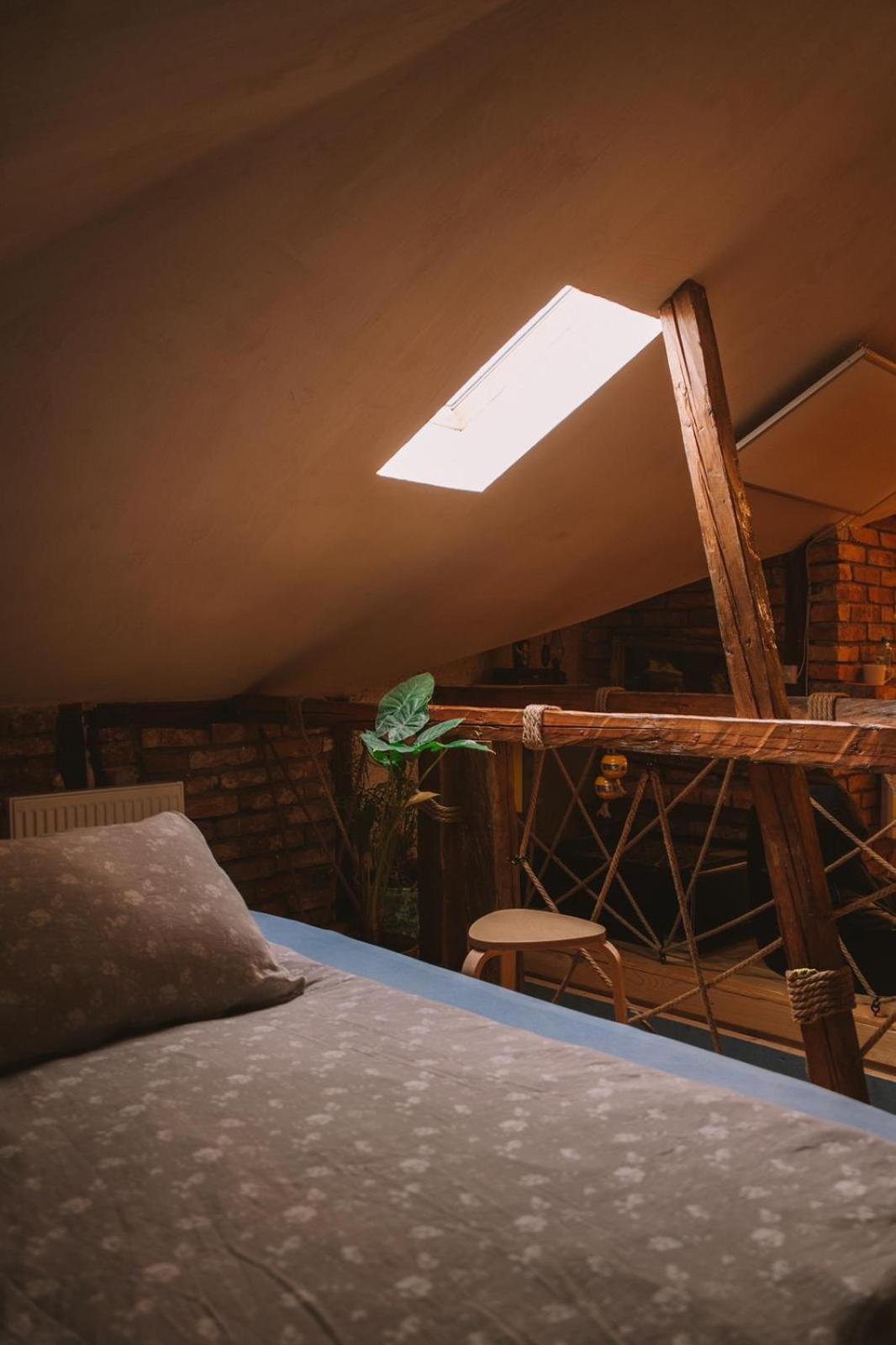 Studio Apartment - Photo 16