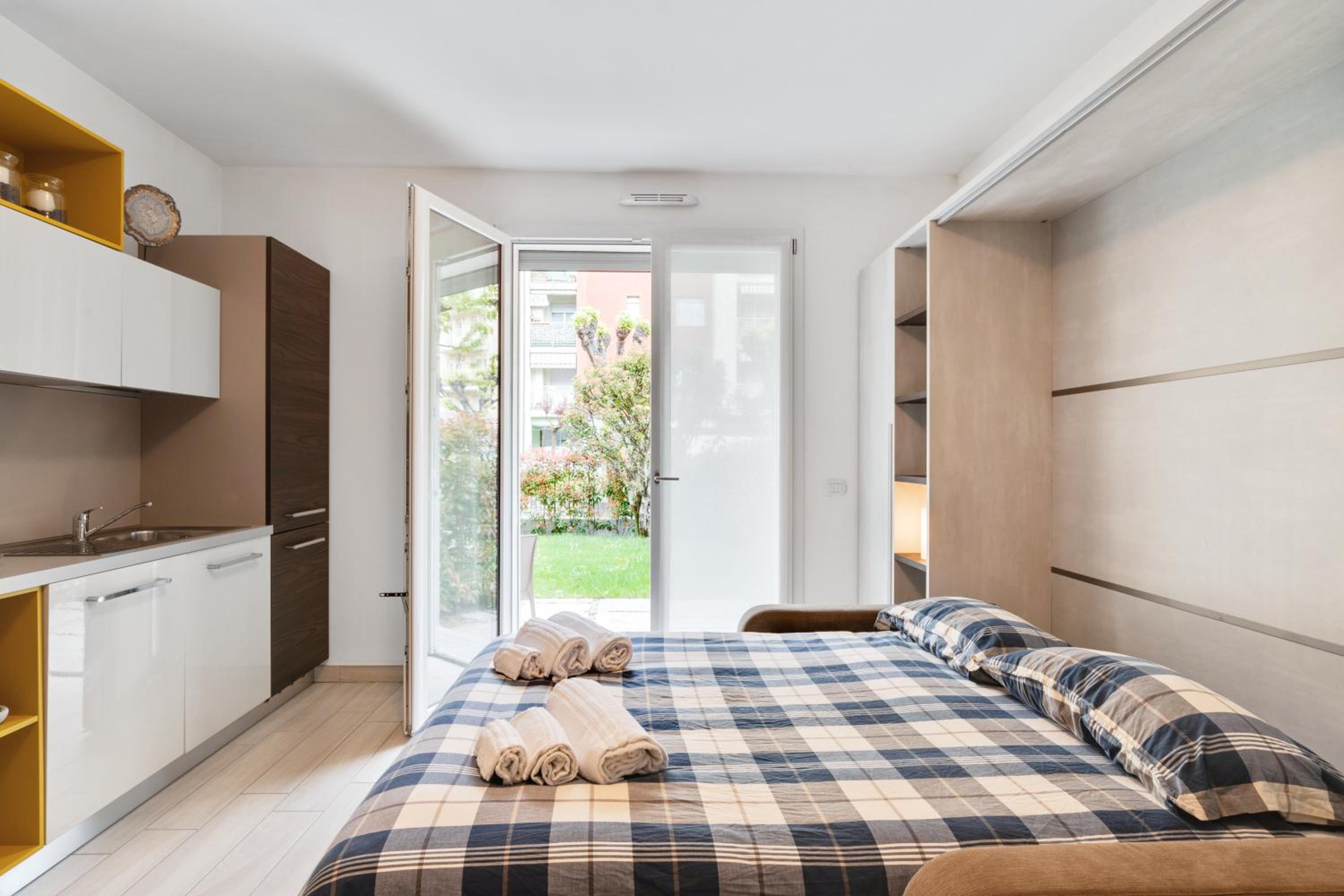 Studio Apartment photo 1