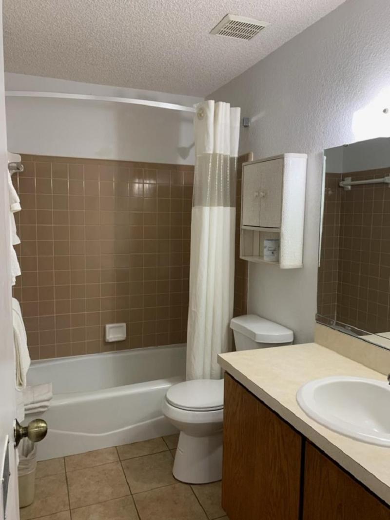 Two-Bedroom Family Suite with Two Queen Beds - Non-Smoking - Photo 8