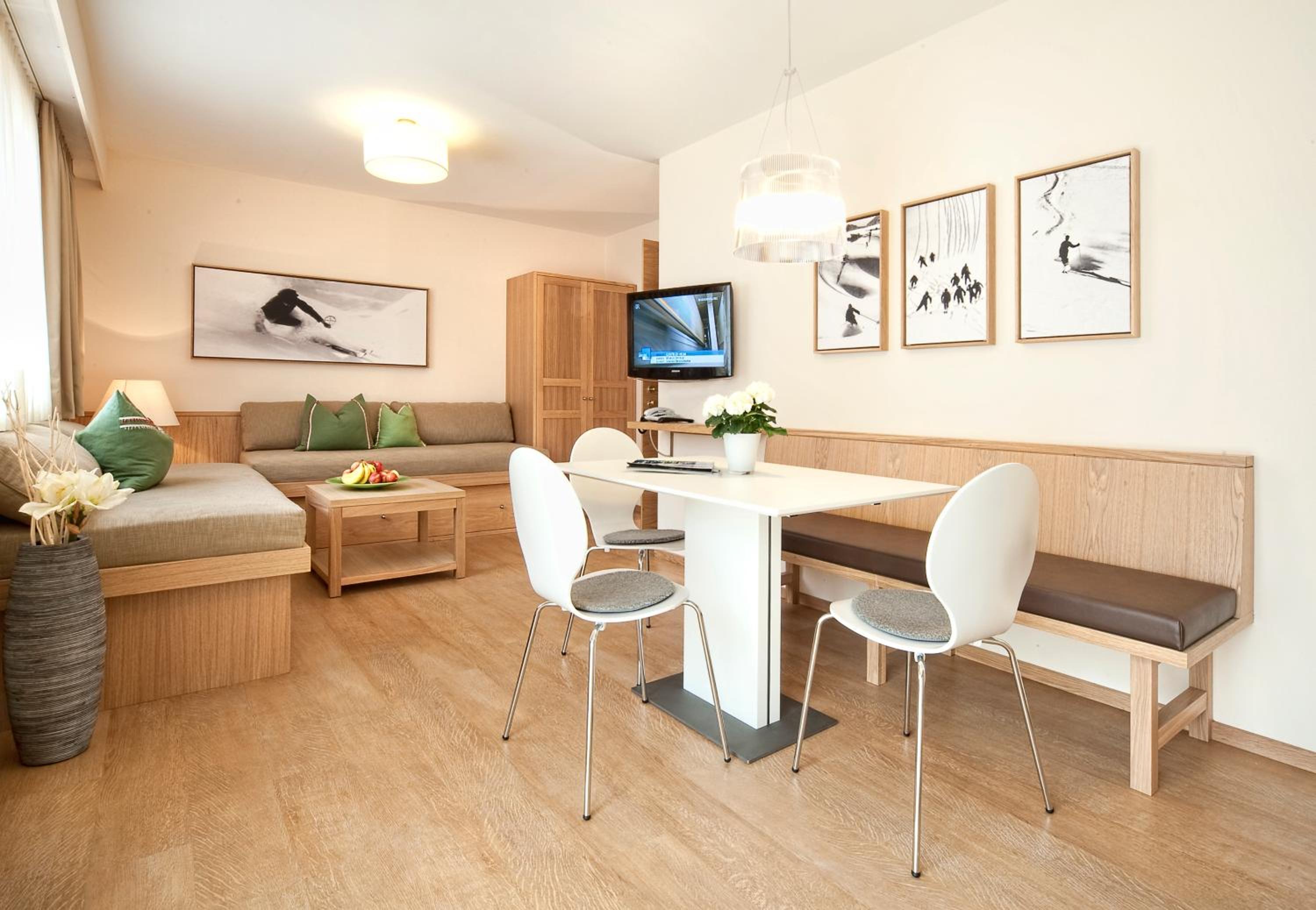 Two-Bedroom Apartment - Annex - Photo 5