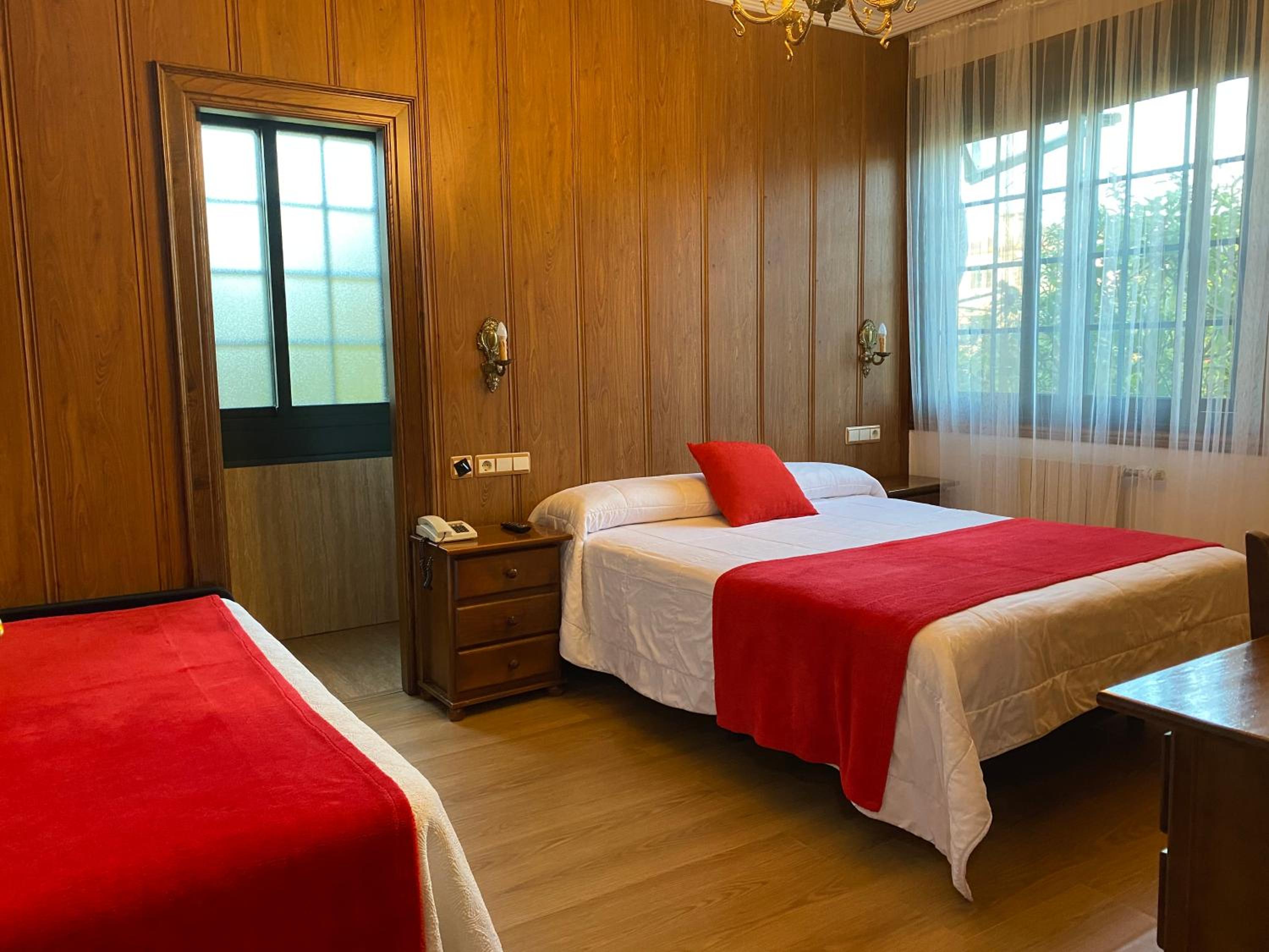 Double Room with Extra Bed and Parking included photo 3