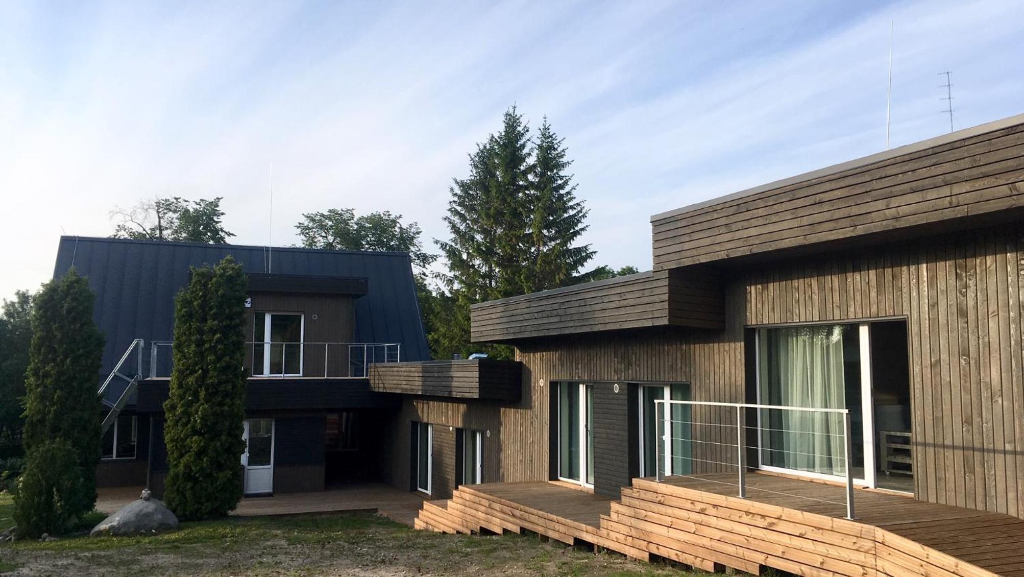 Six-Bedroom House photo 1