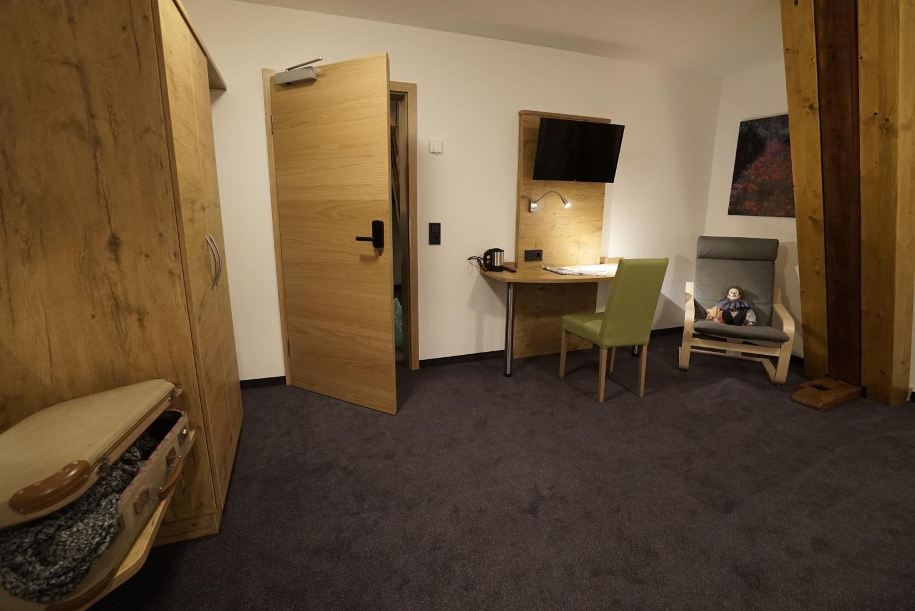 Deluxe Double Room - Photo 13