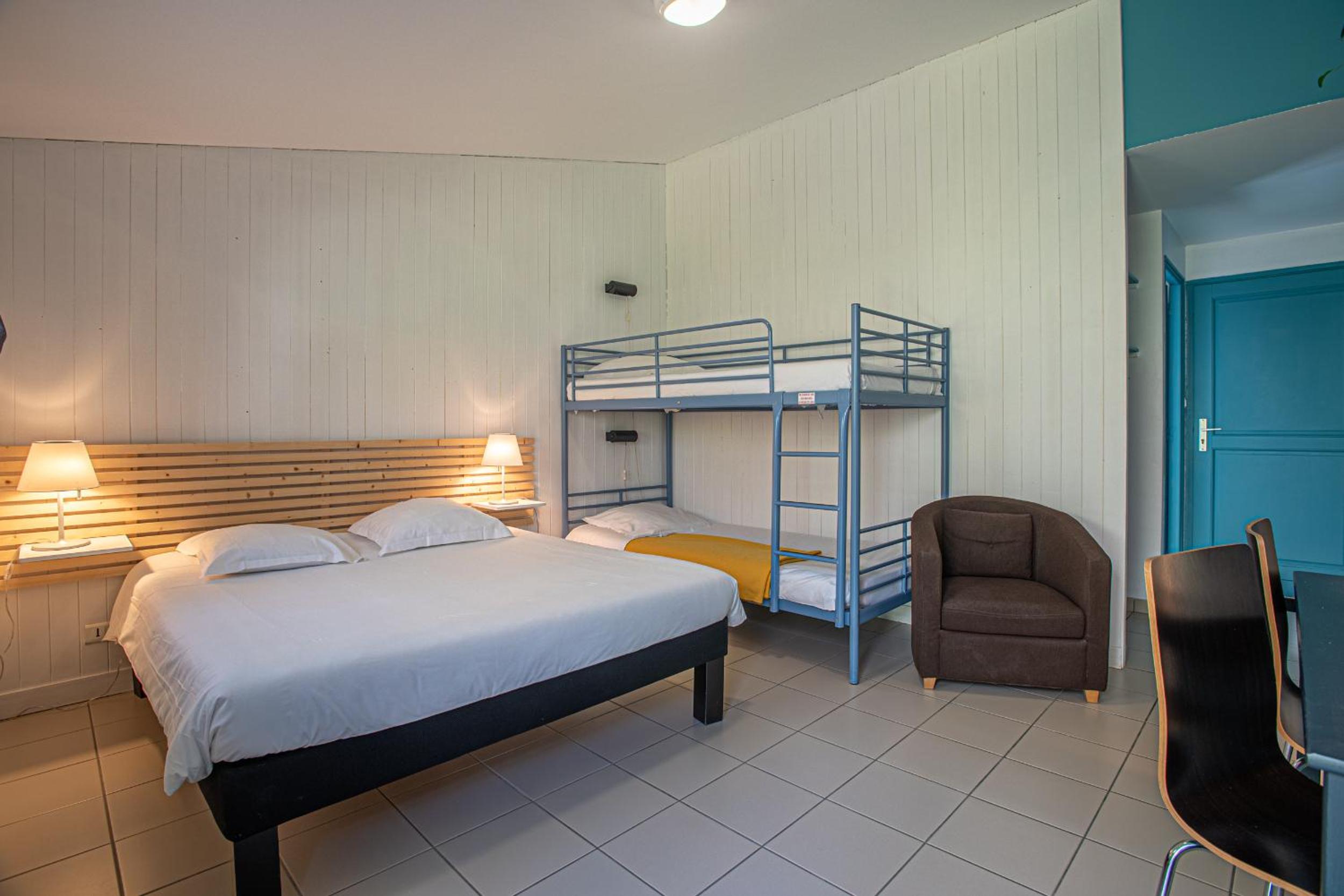 Quadruple Room - Photo 1