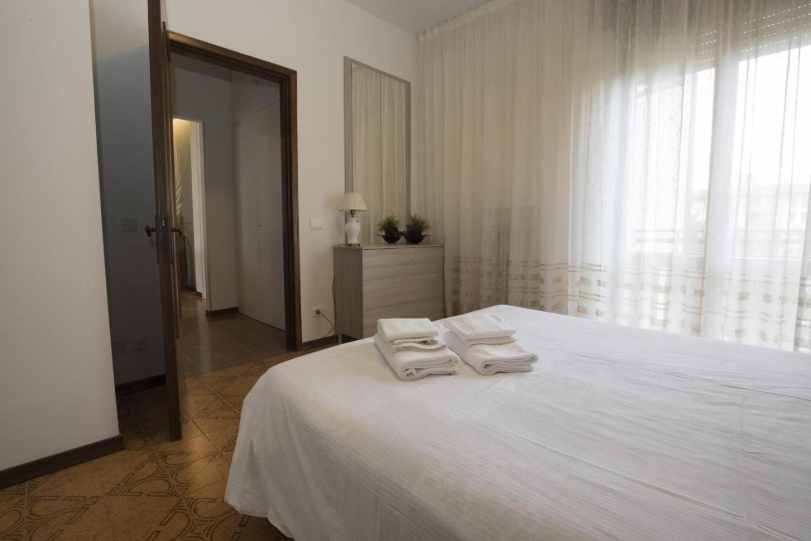 One-Bedroom Apartment - Photo 9